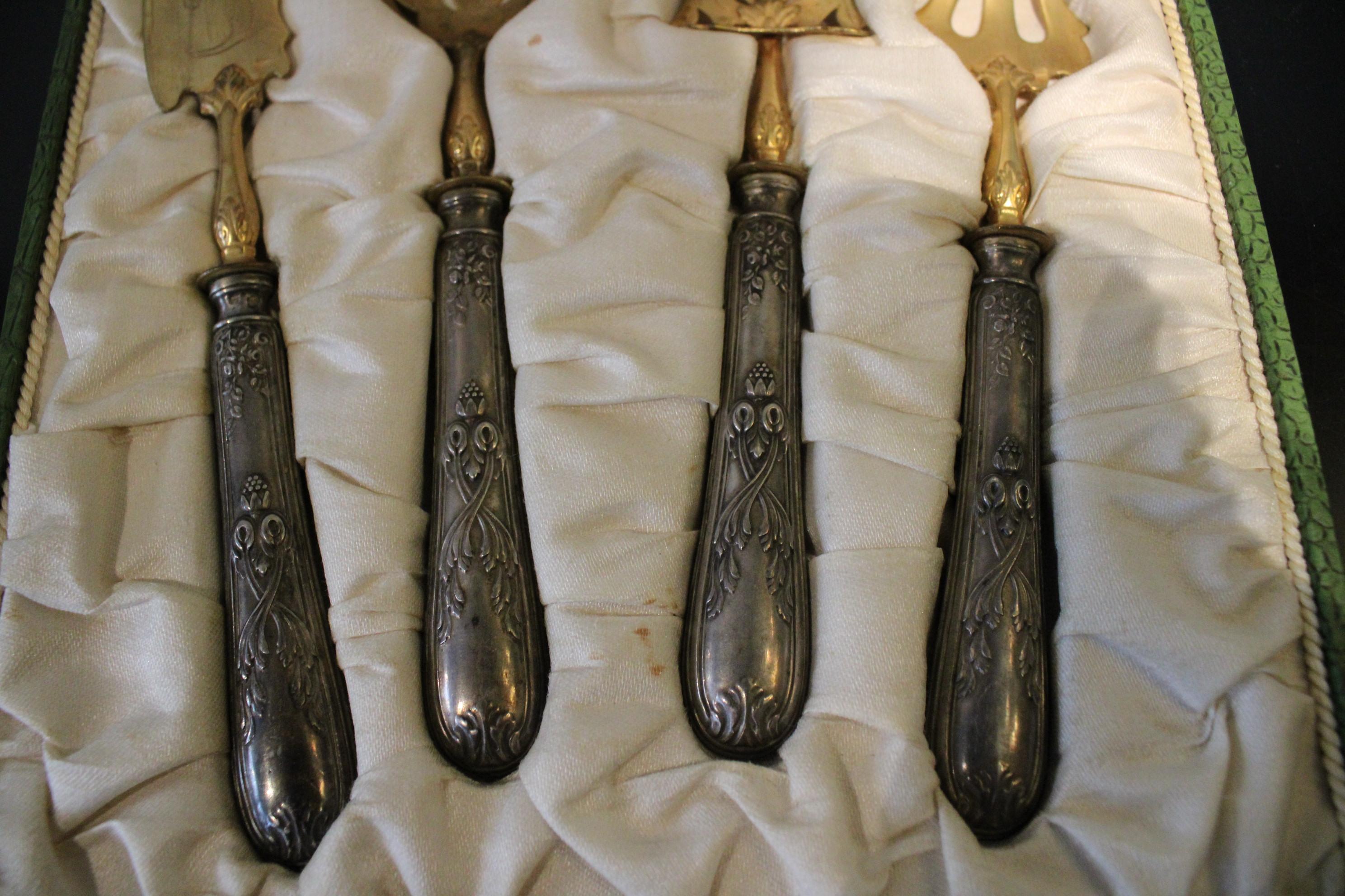 Set of 4 Filled Silver and Gold Metal Cutlery In Fair Condition For Sale In Paris, FR