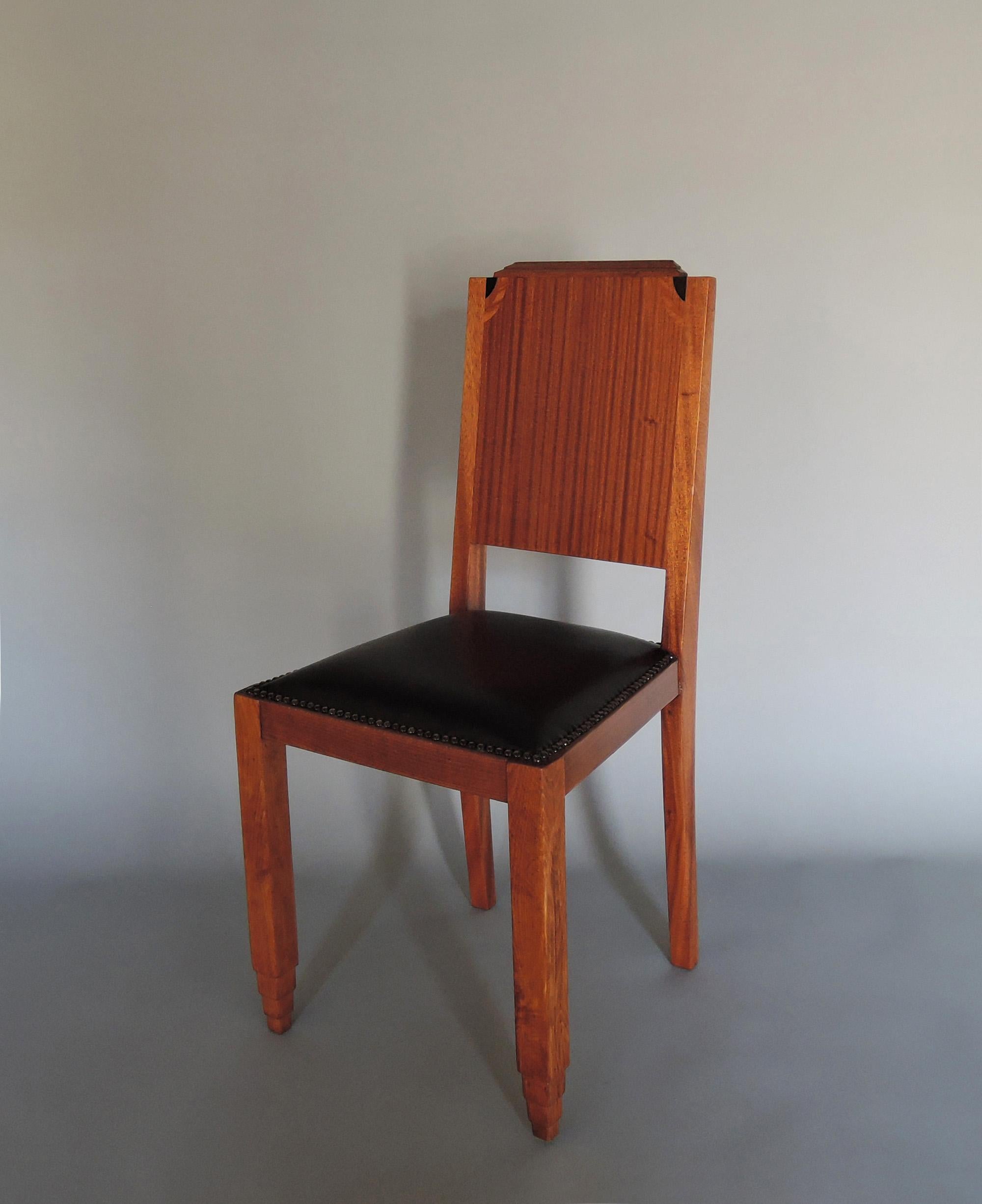 Art Déco Set di 4 raffinate sedie da pranzo con schienale in legno degli anni '30 in vendita