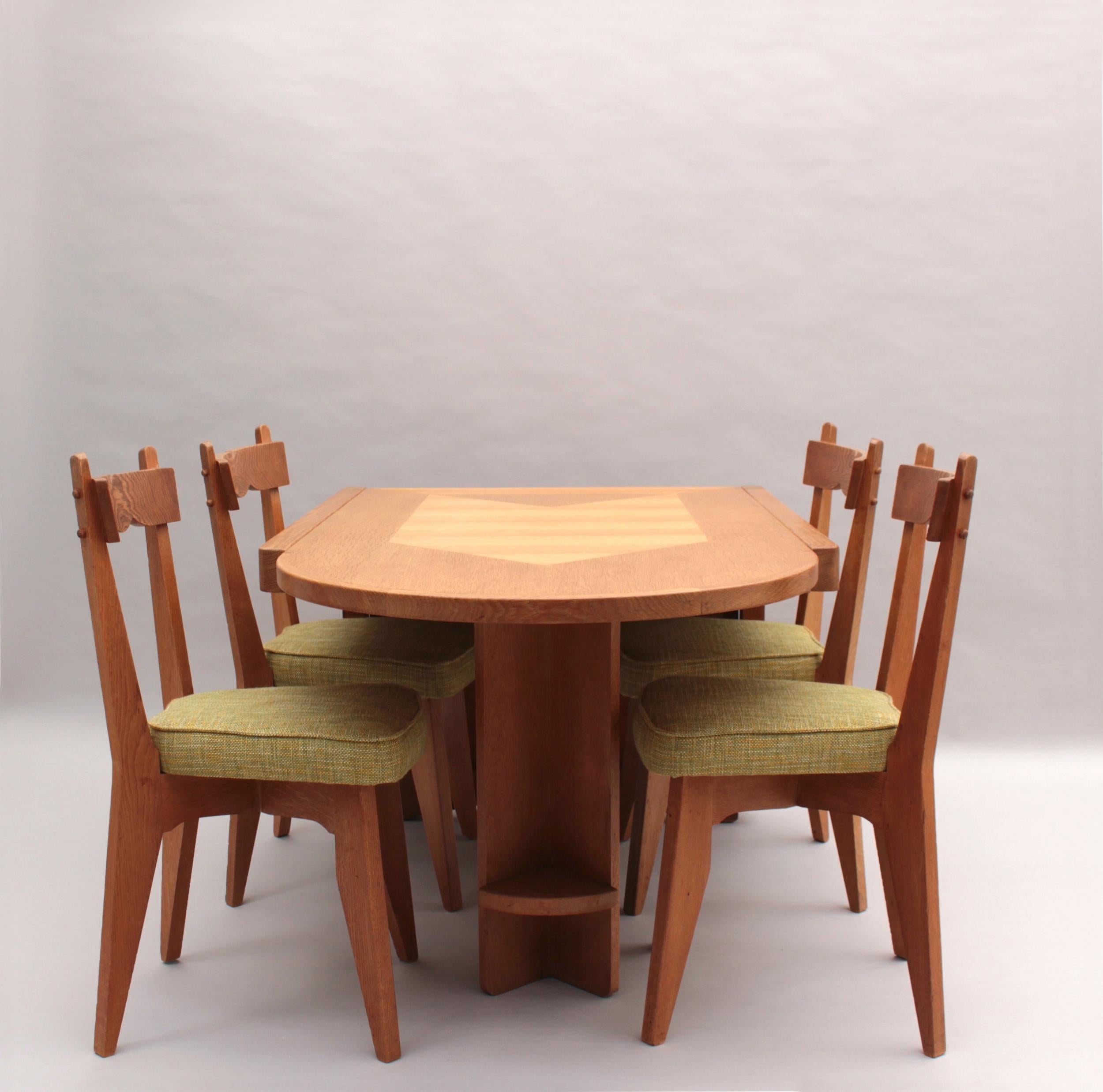 Ensemble de 4 chaises de salle à manger françaises en chêne des années 1970 par Guillerme et Chambron en vente 10