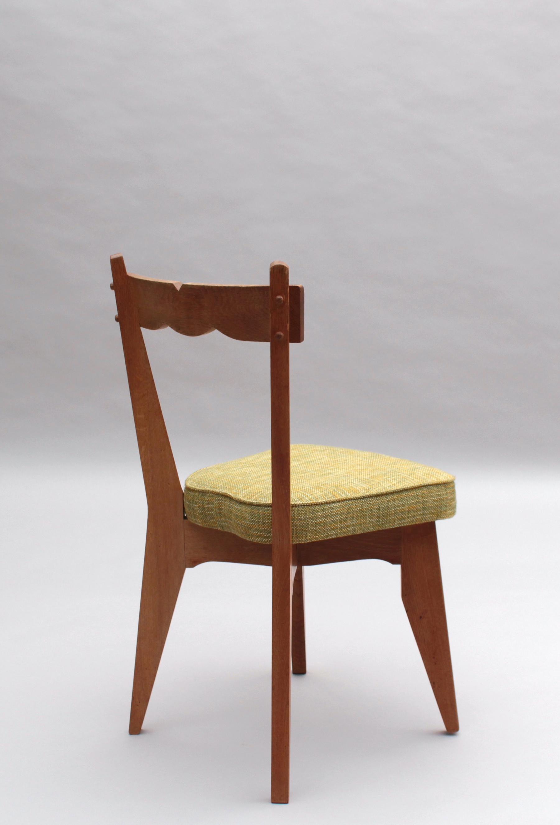 Fin du 20e siècle Ensemble de 4 chaises de salle à manger françaises en chêne des années 1970 par Guillerme et Chambron en vente