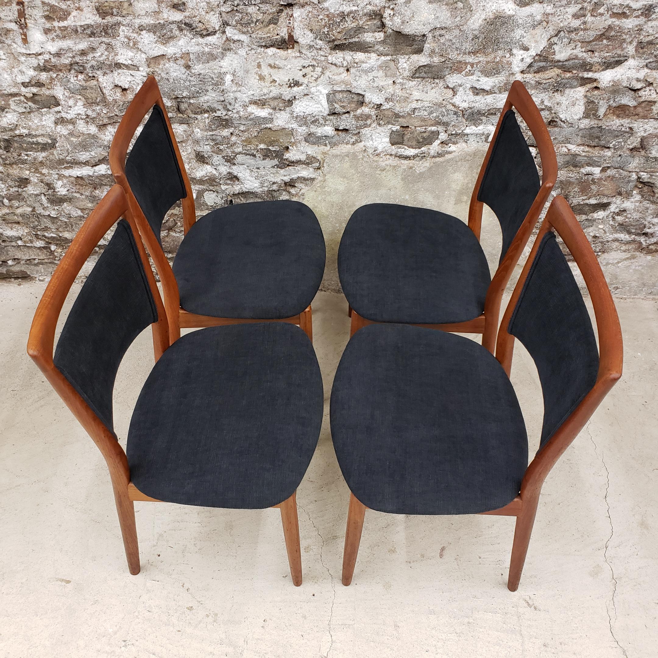 Danish Set of 4 Finn Juhl for Soren Willadsen SW86 Dining Chairs For Sale