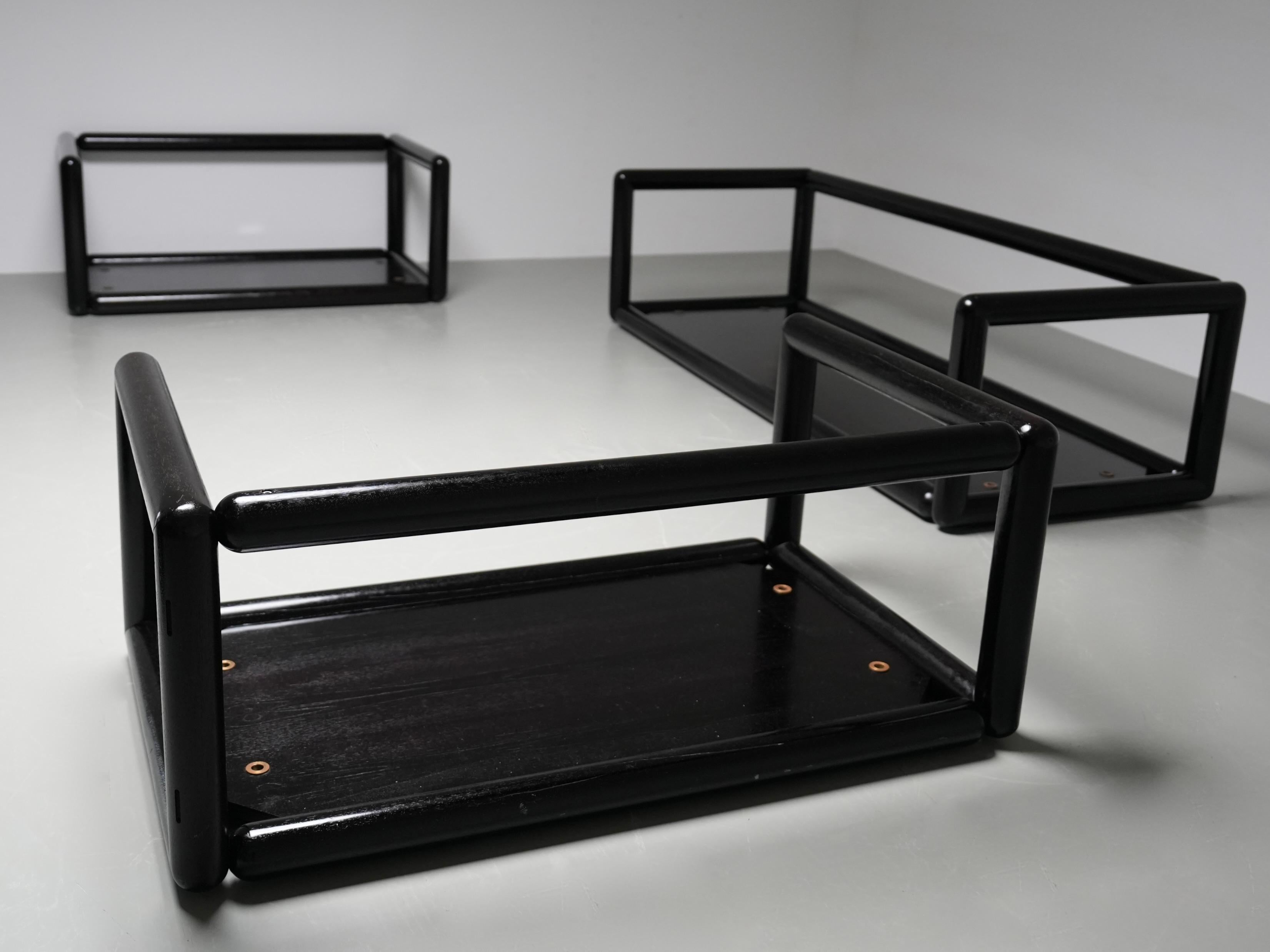 Wood Set of 4 first edition Carlo Scarpa 'Cornaro' Sofa's for Simon, Italy, 1970's For Sale