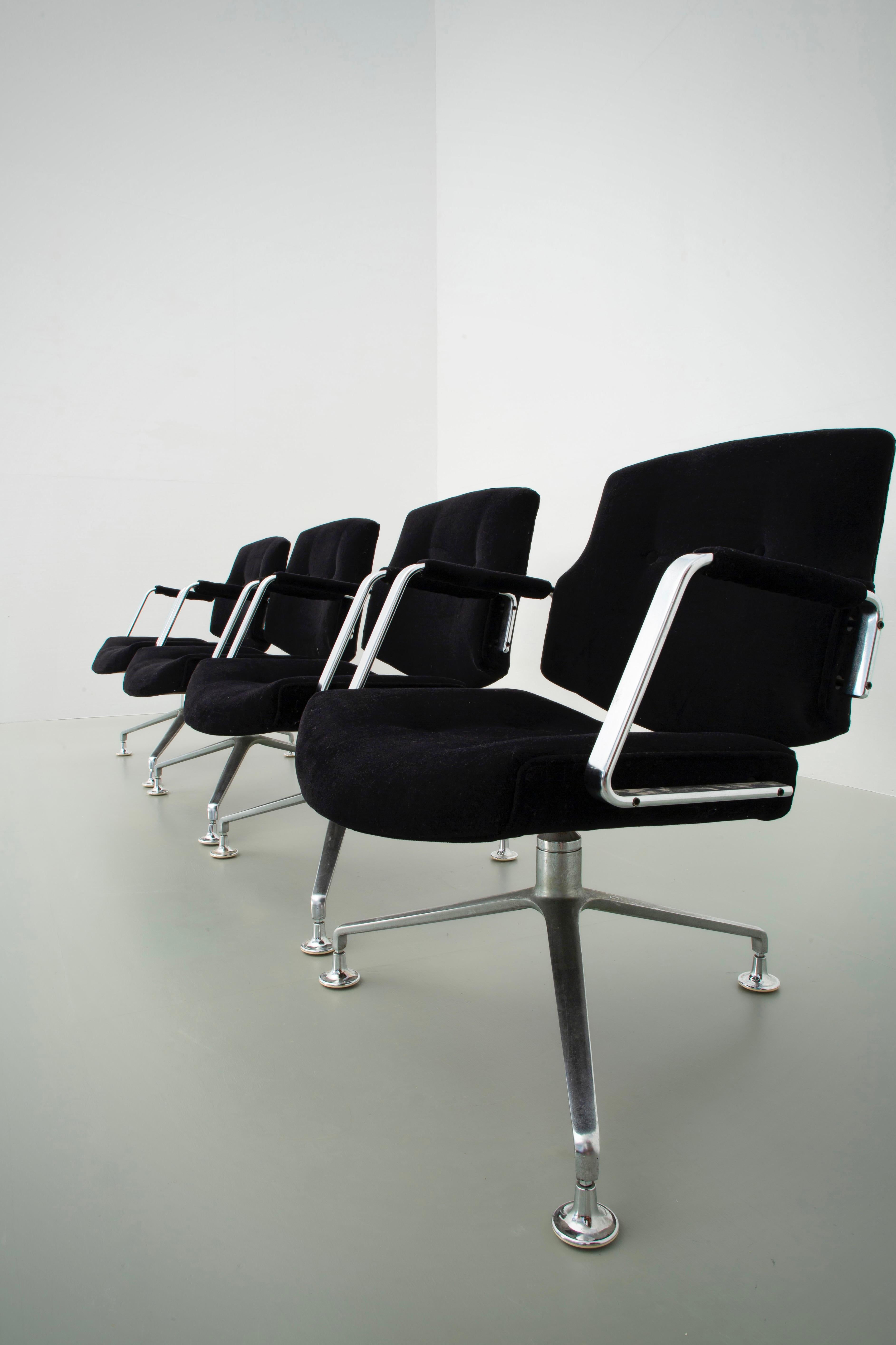 Mid-Century Modern Ensemble de 4 fauteuils FK 84 de Fabricius et Kastholm pour Kill Int., Danemark, 1962 en vente