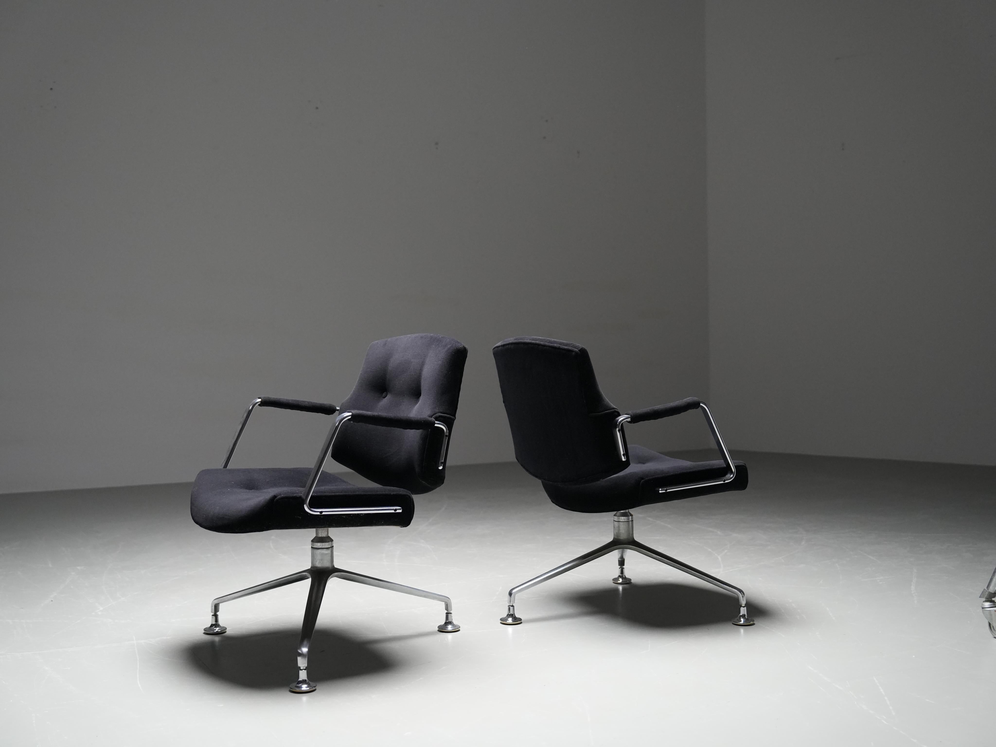 Danese Set di 4 poltrone FK 84 di Farbicius e Kastholm in velluto e metallo, anni '60 in vendita