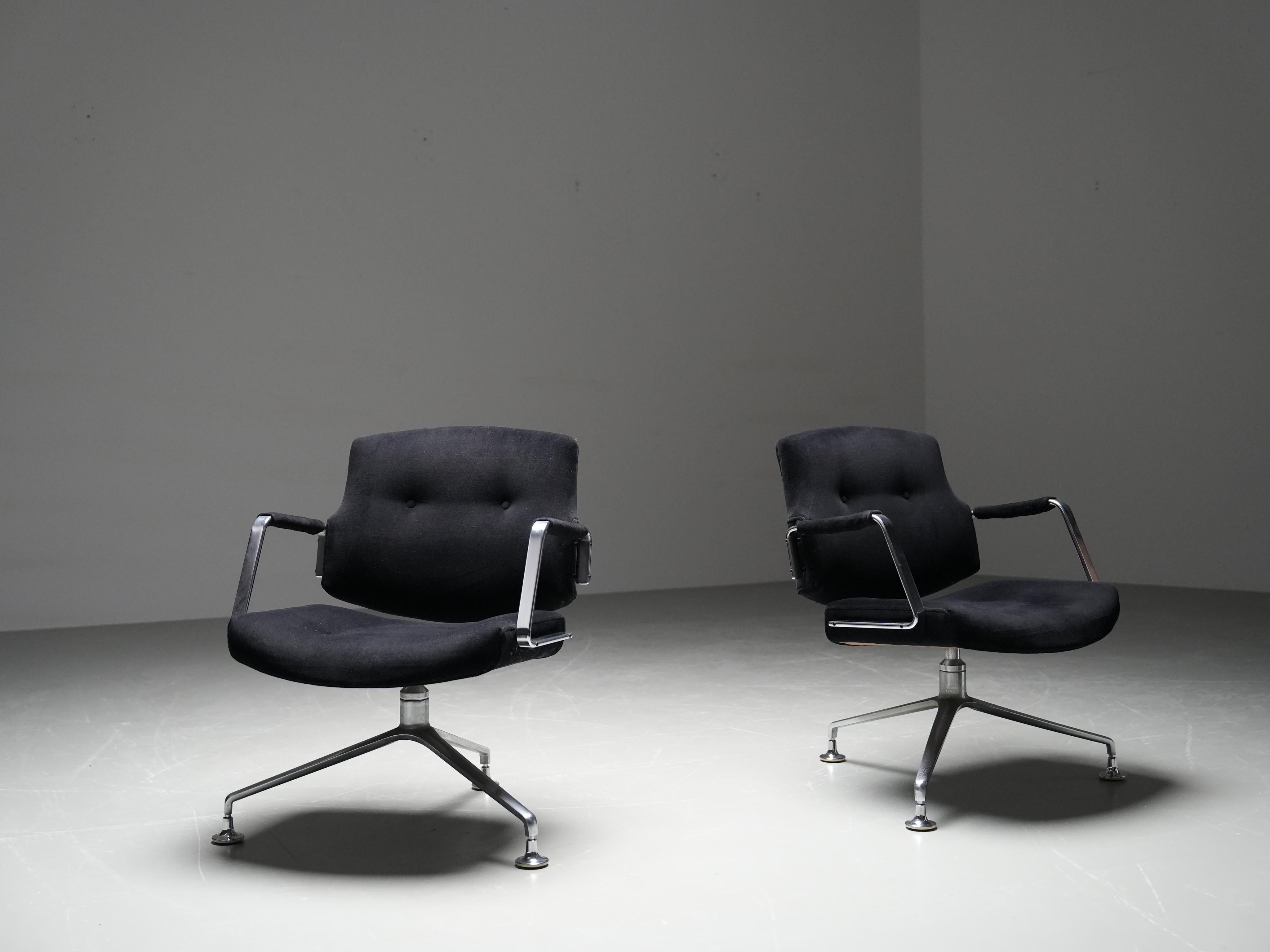 Set di 4 poltrone FK 84 di Farbicius e Kastholm in velluto e metallo, anni '60 In condizioni buone in vendita a Uithoorn, NL