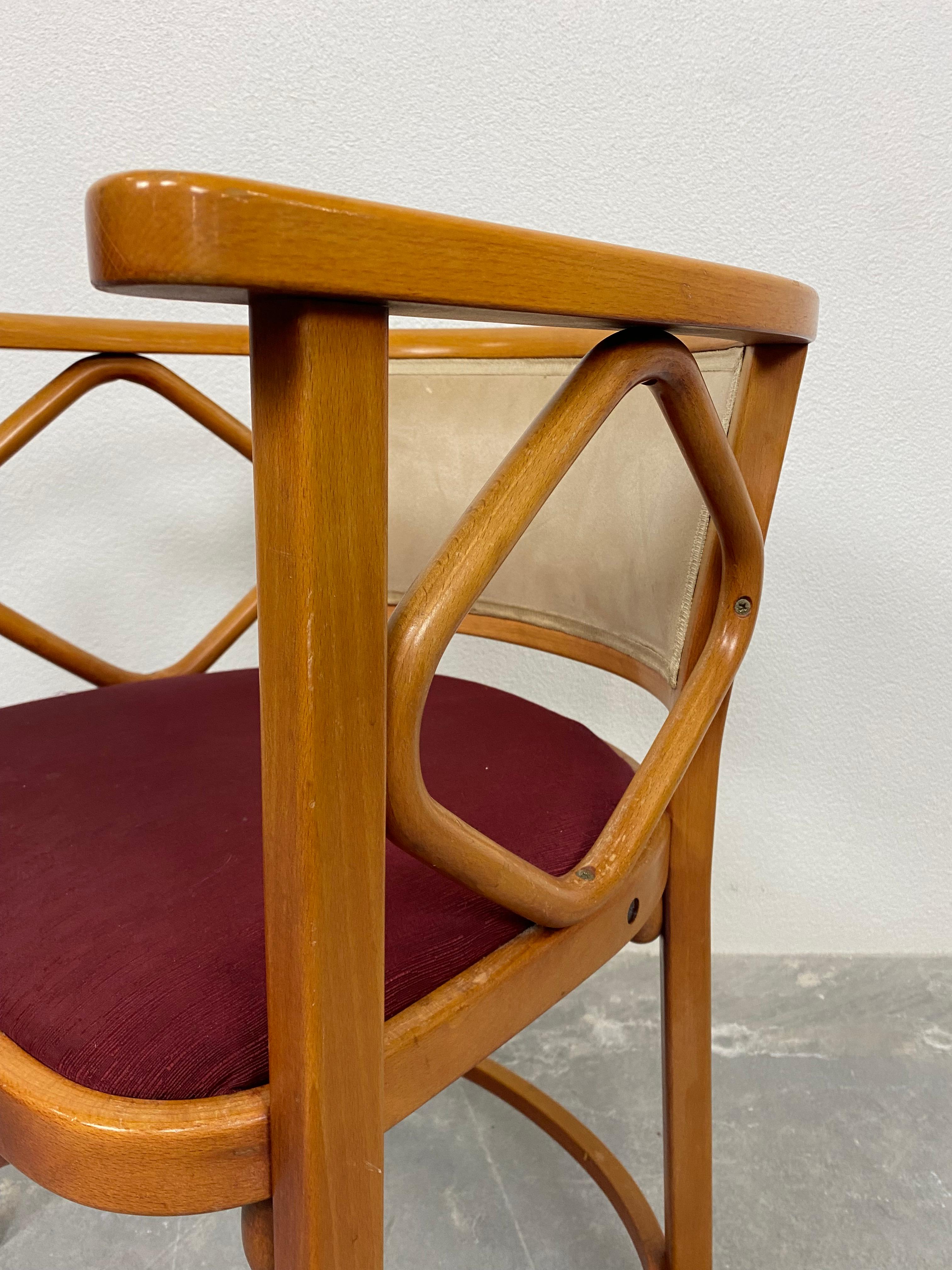Set of 4 Fledermaus Chairs Executed by Thonet In Good Condition For Sale In Banská Štiavnica, SK
