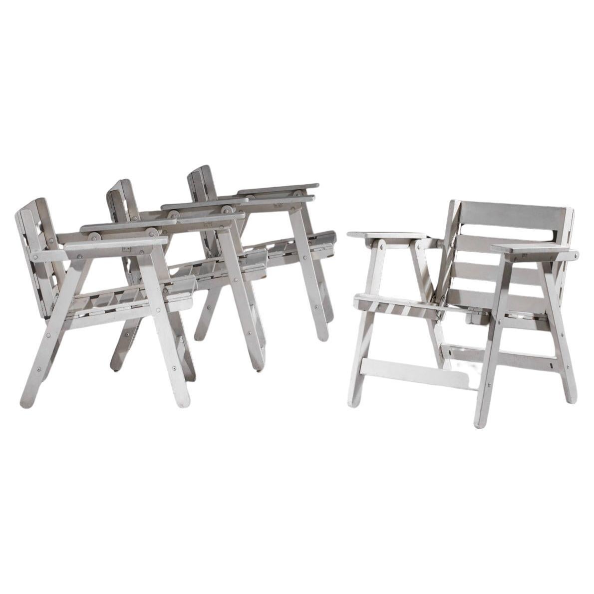 Set of 4 foldable garden chairs from the 70s and 80s in white lacquered wood For Sale