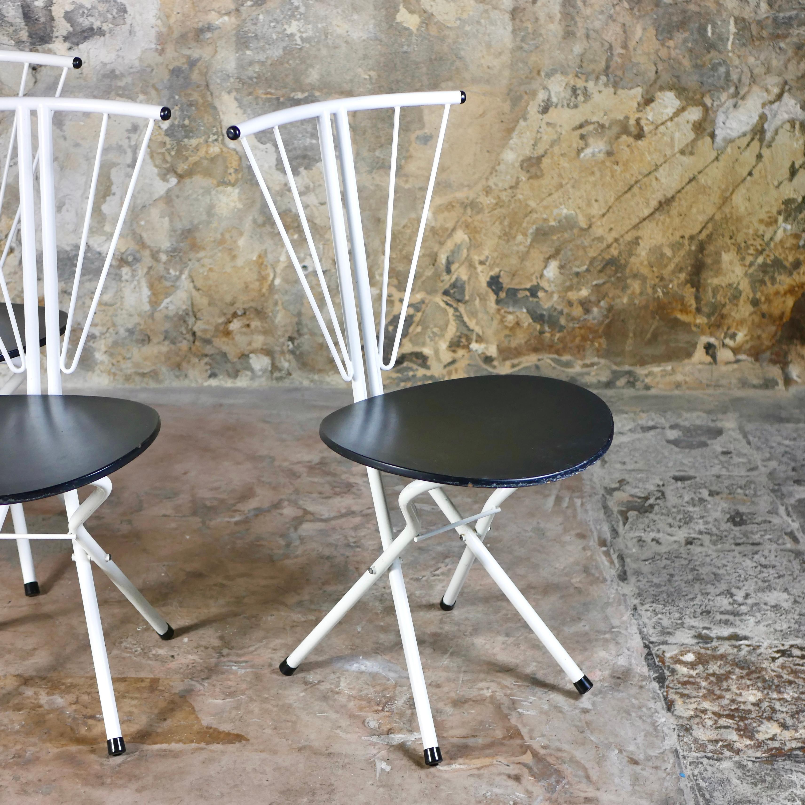 Italian Set of 4 Memphis style folding Chairs from the 1980s For Sale