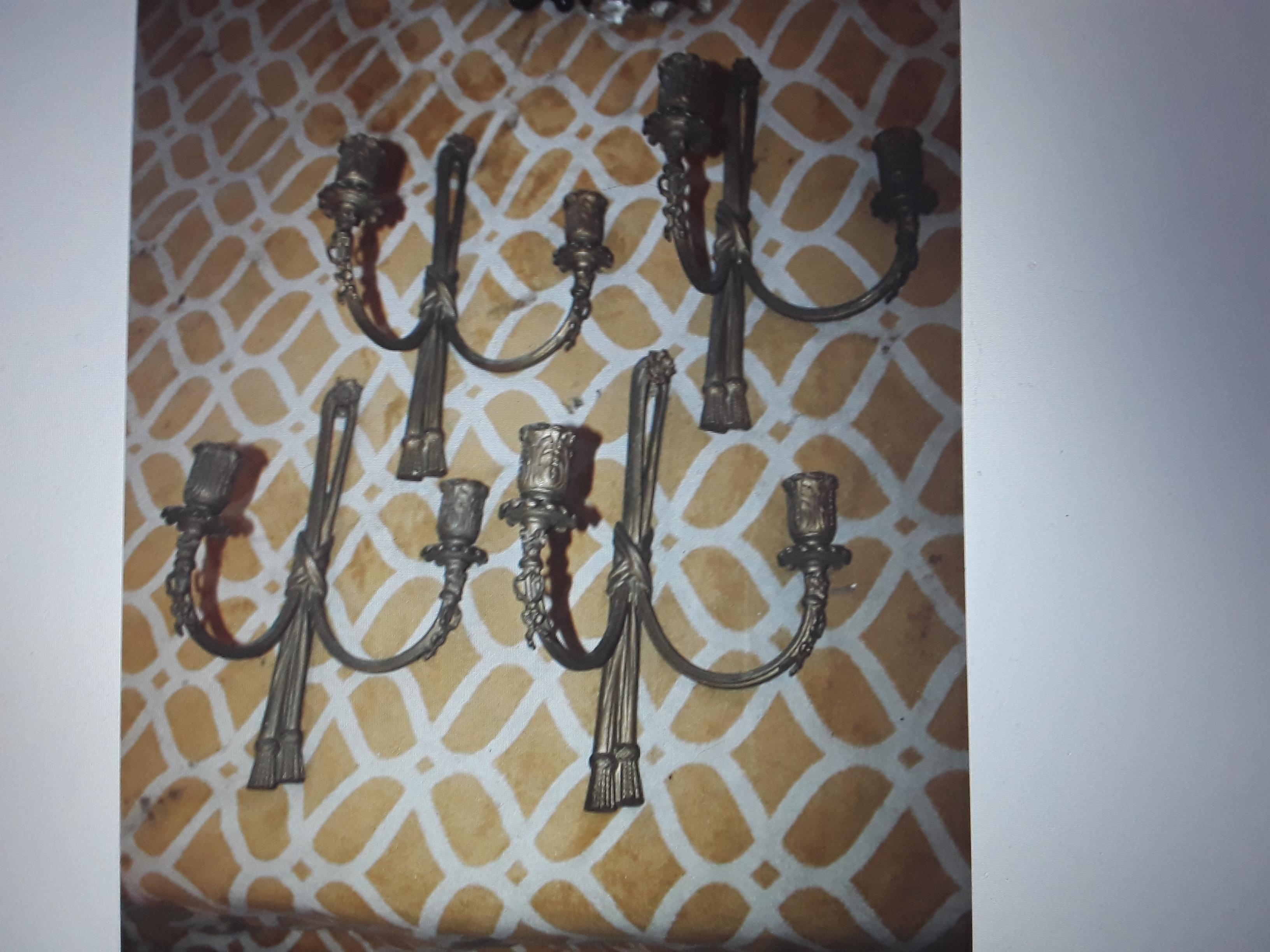Set of 4 FOUR 19thc. French Neoclassical style Bronze Ribbon Swag Wall Sconces In Good Condition For Sale In Opa Locka, FL