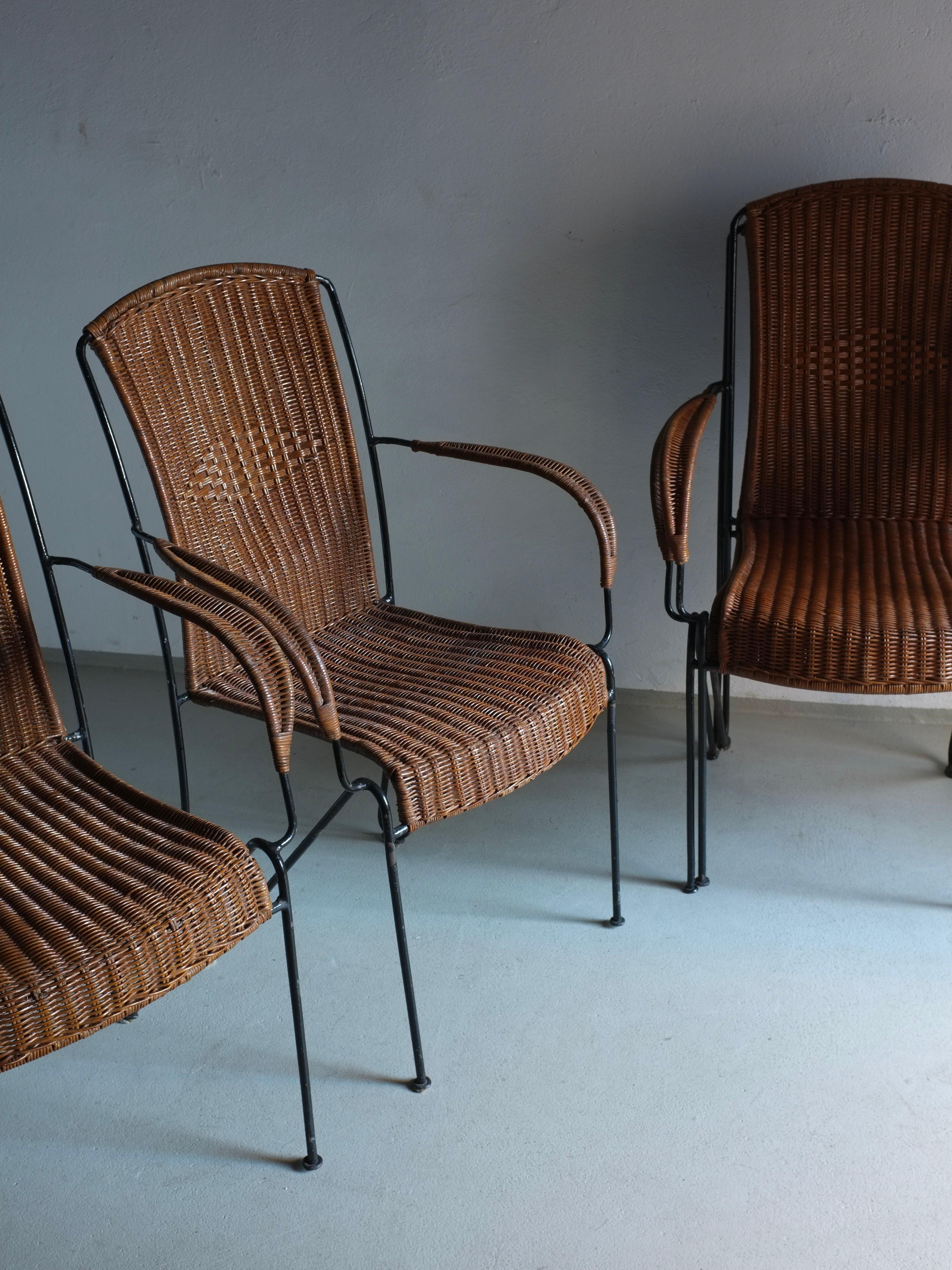 Osier Ensemble de 4 chaises empilables en acier et osier Frederick Weinberg, années 1960 en vente