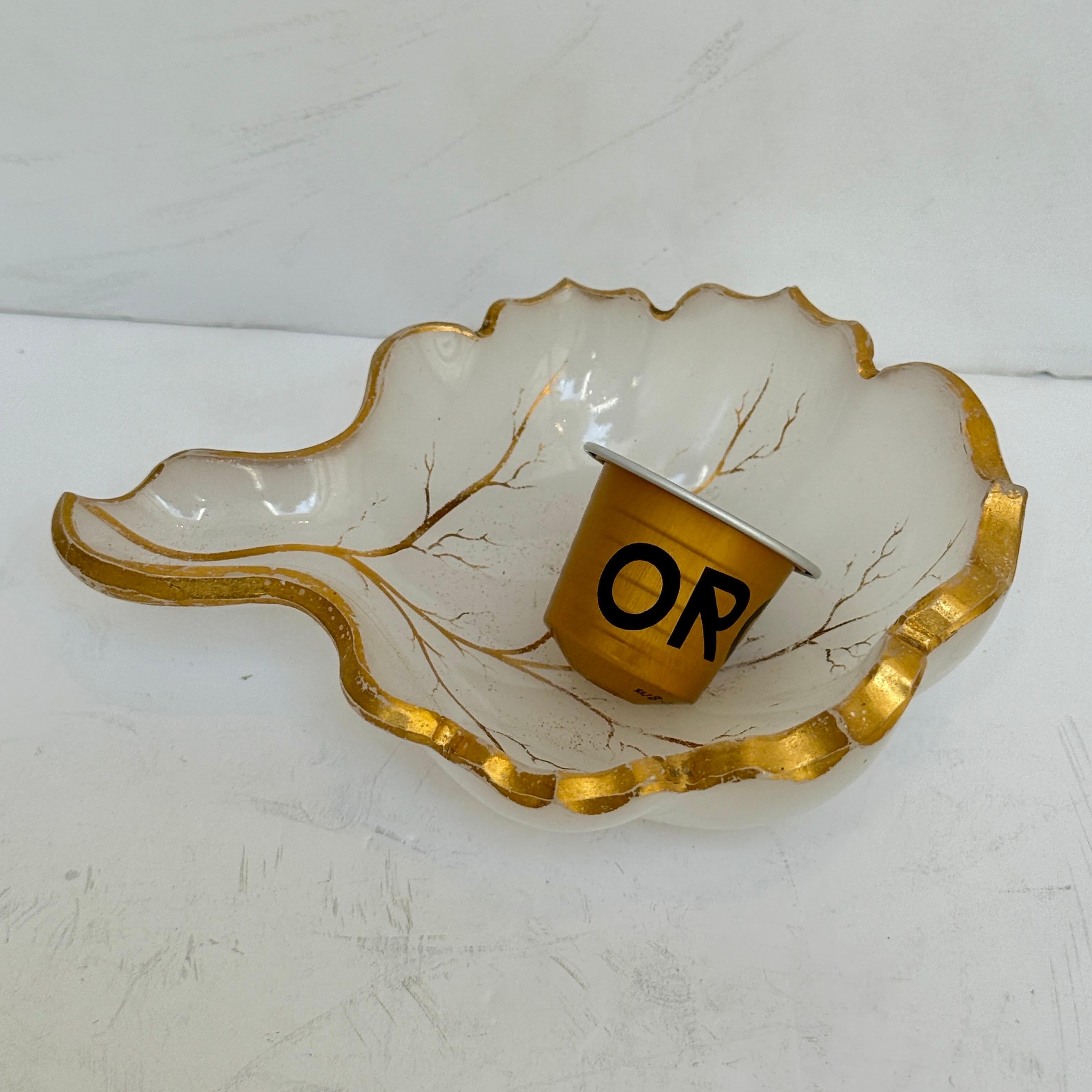 Satz von 4 French Opaline Candy Dishes des 19. Jahrhunderts in Blattform im Angebot 4