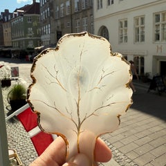 Set di 4 piatti da caramella French Opaline del XIX secolo a forma di foglia