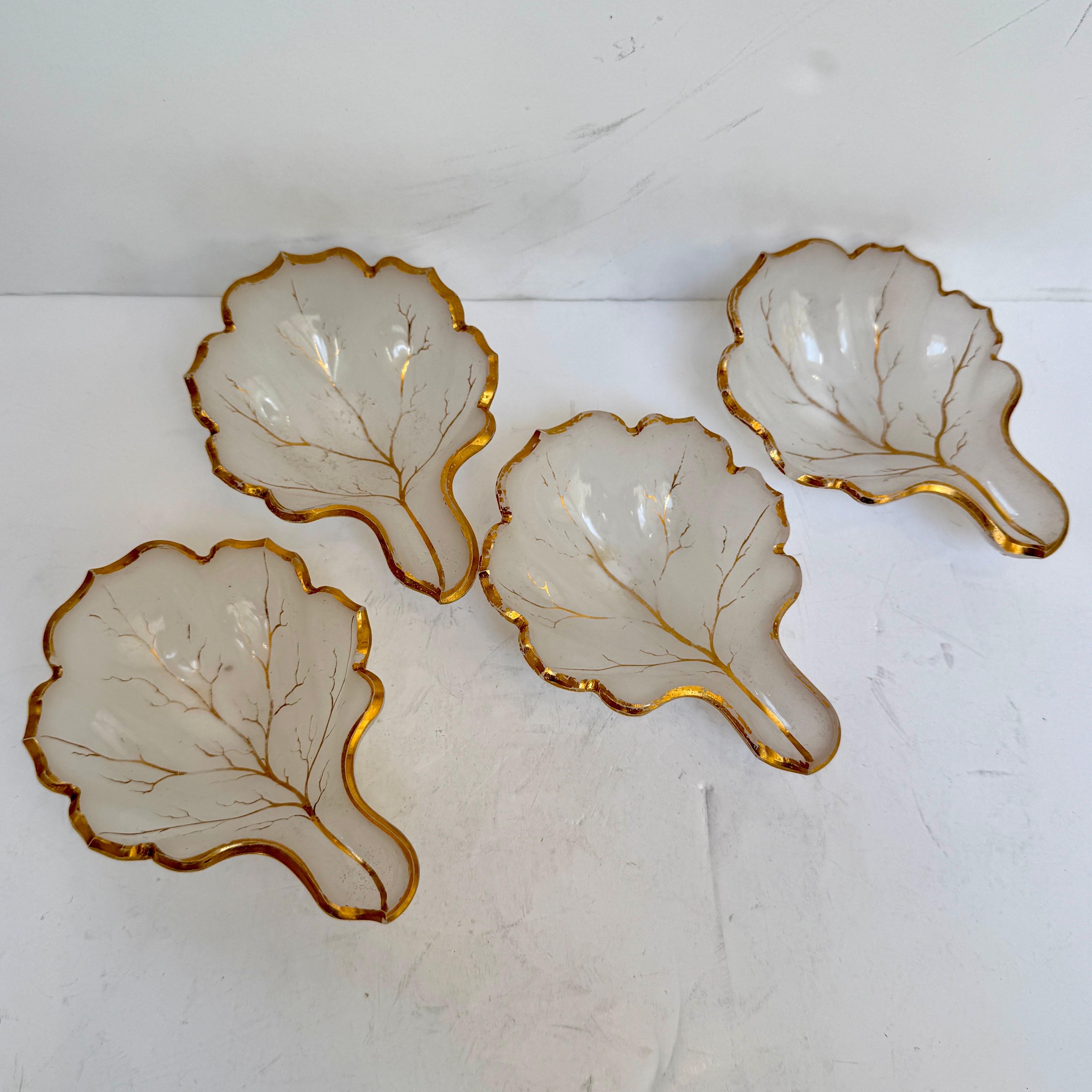 Satz von 4 French Opaline Candy Dishes des 19. Jahrhunderts in Blattform im Angebot 2