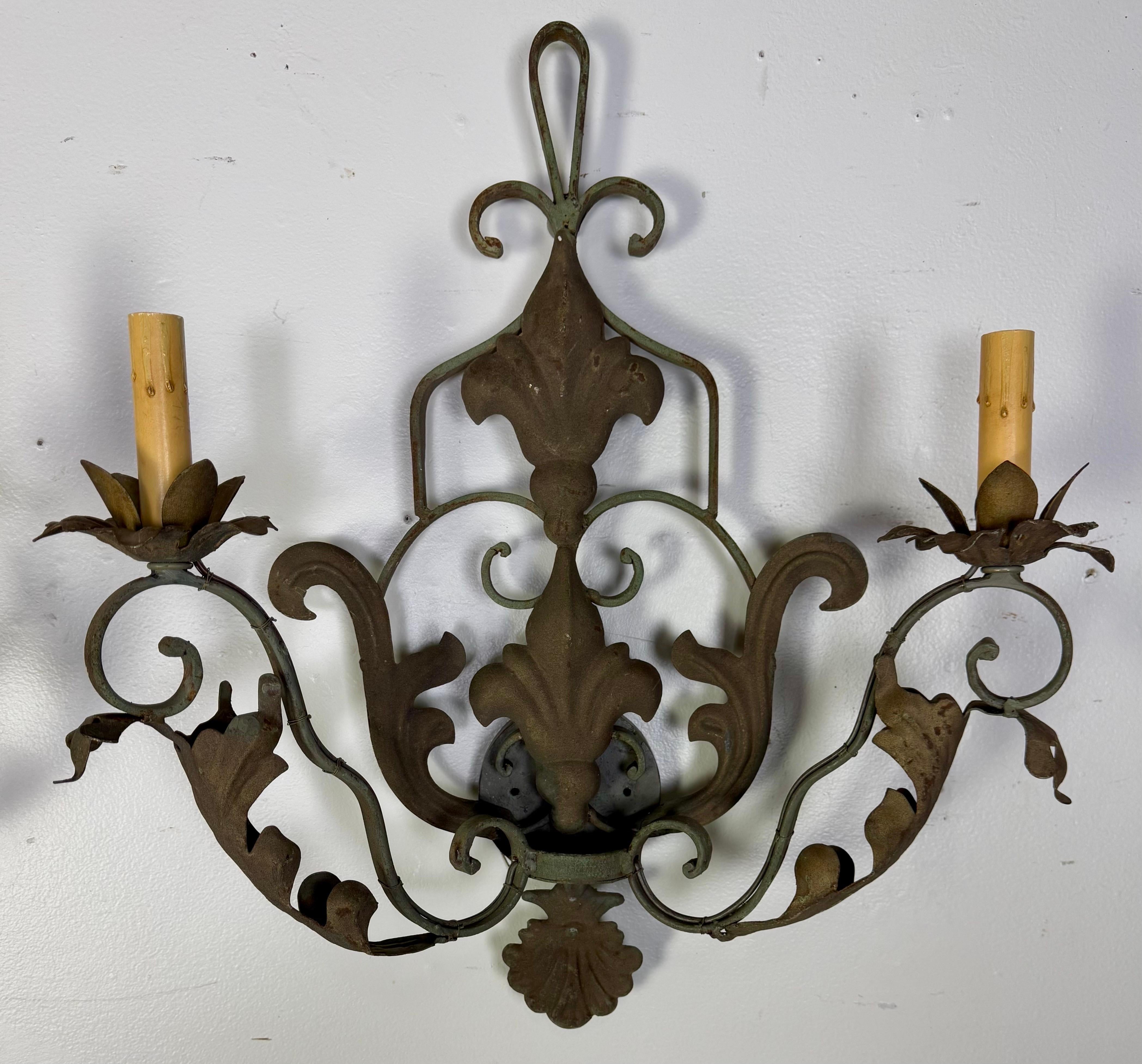 Barocco Set di (4) applique in ferro battuto in stile barocco francese in vendita