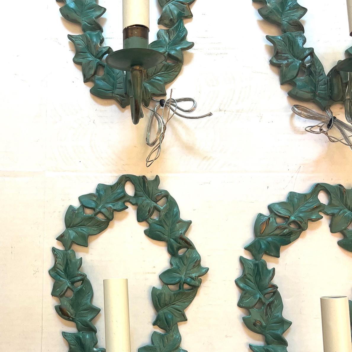 Metà XX secolo Set di 4 lampade in bronzo francese, vendute a coppia in vendita