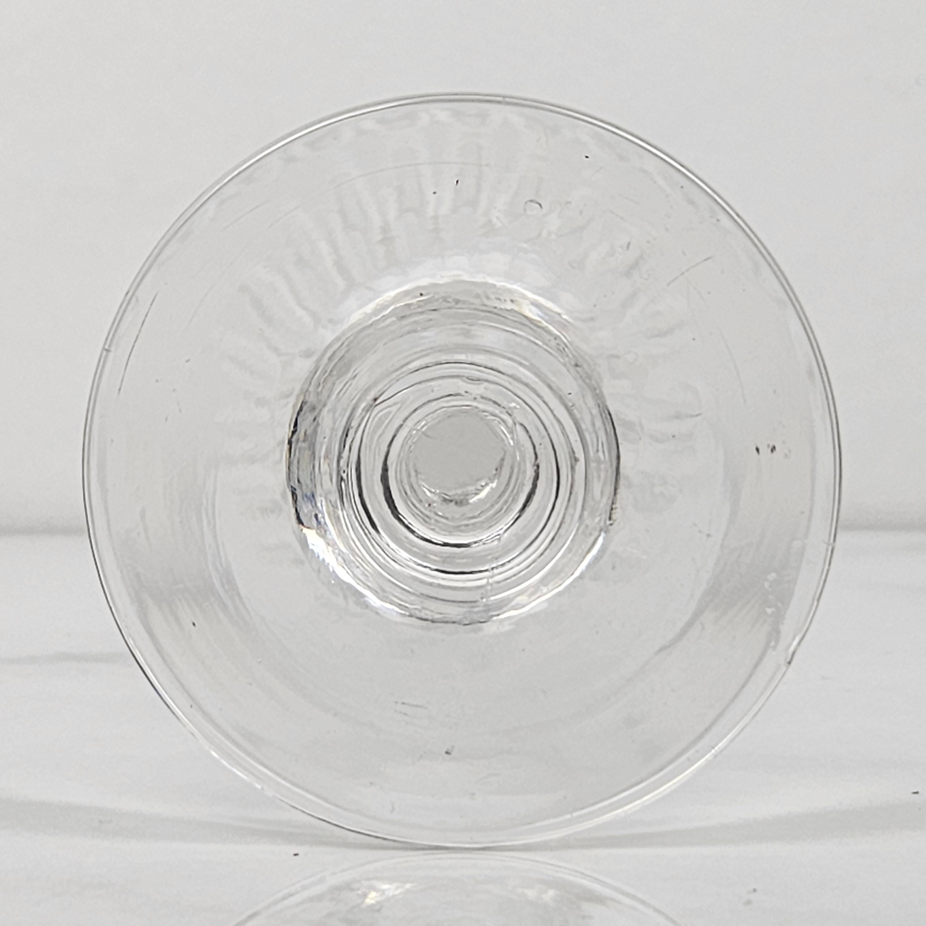 XIXe siècle Ensemble de 4 flûtes à champagne françaises en cristal, vers 1870 en vente