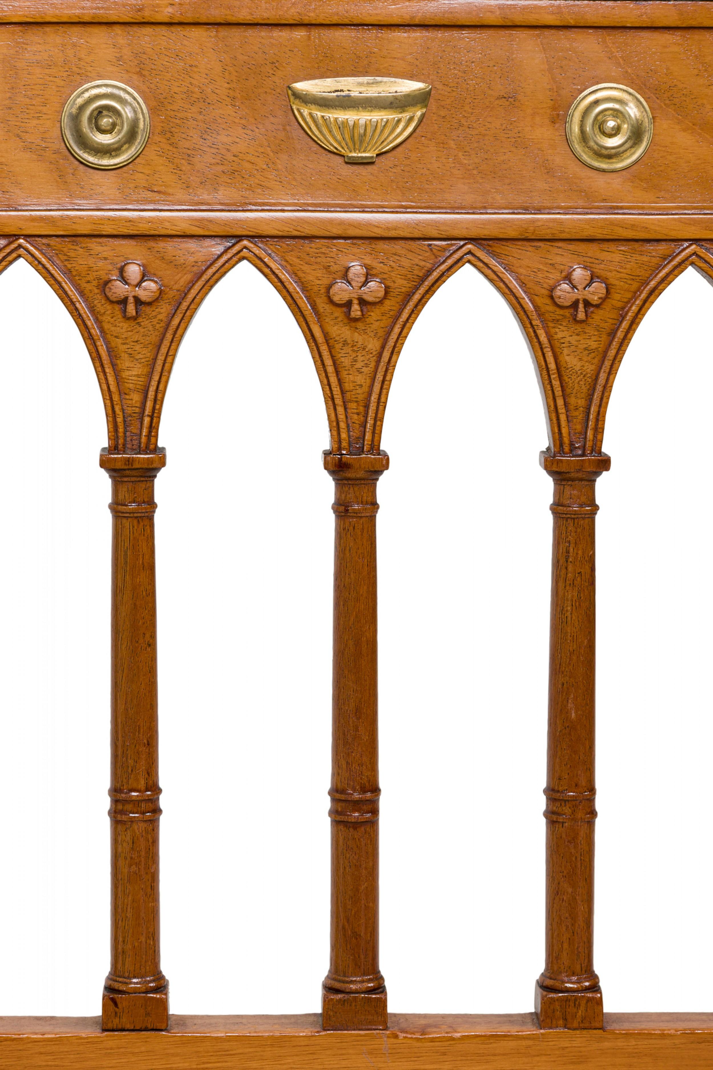 Ensemble de 4 chaises de salle à manger françaises Charles X à dossier fuseau rembourré beige en vente 9