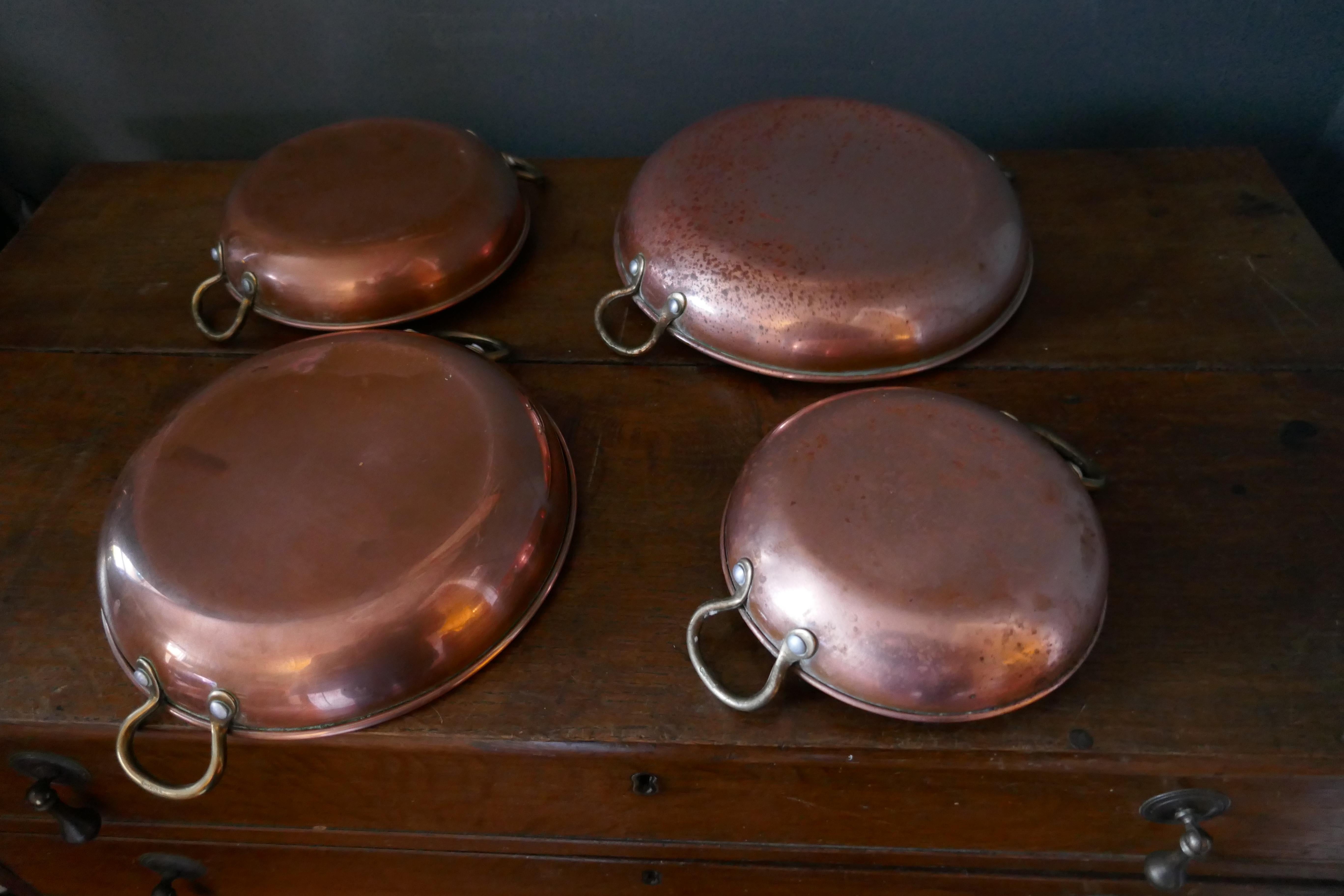 Set of 4 French Copper Skillet, Grattan Dishes In Good Condition In Chillerton, Isle of Wight