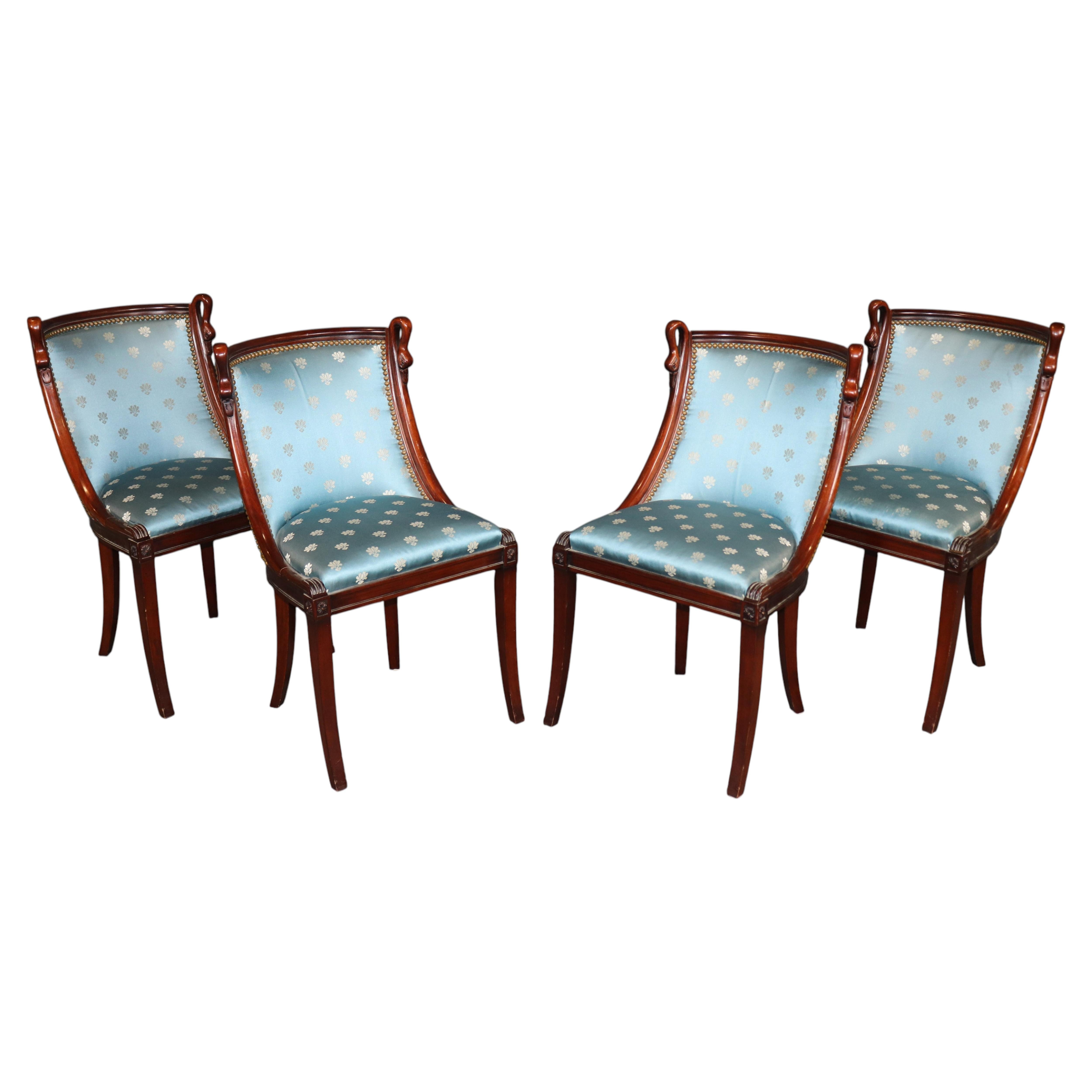 Ensemble de 4 chaises de salle à manger en acajou sculpté de style Empire français dans le style de la Maison Jansen