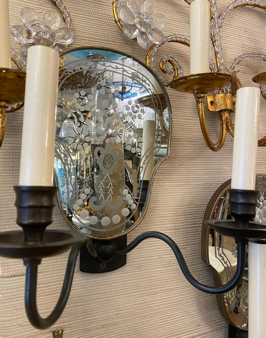 Milieu du XXe siècle Paire d'appliques françaises en miroir gravé en vente