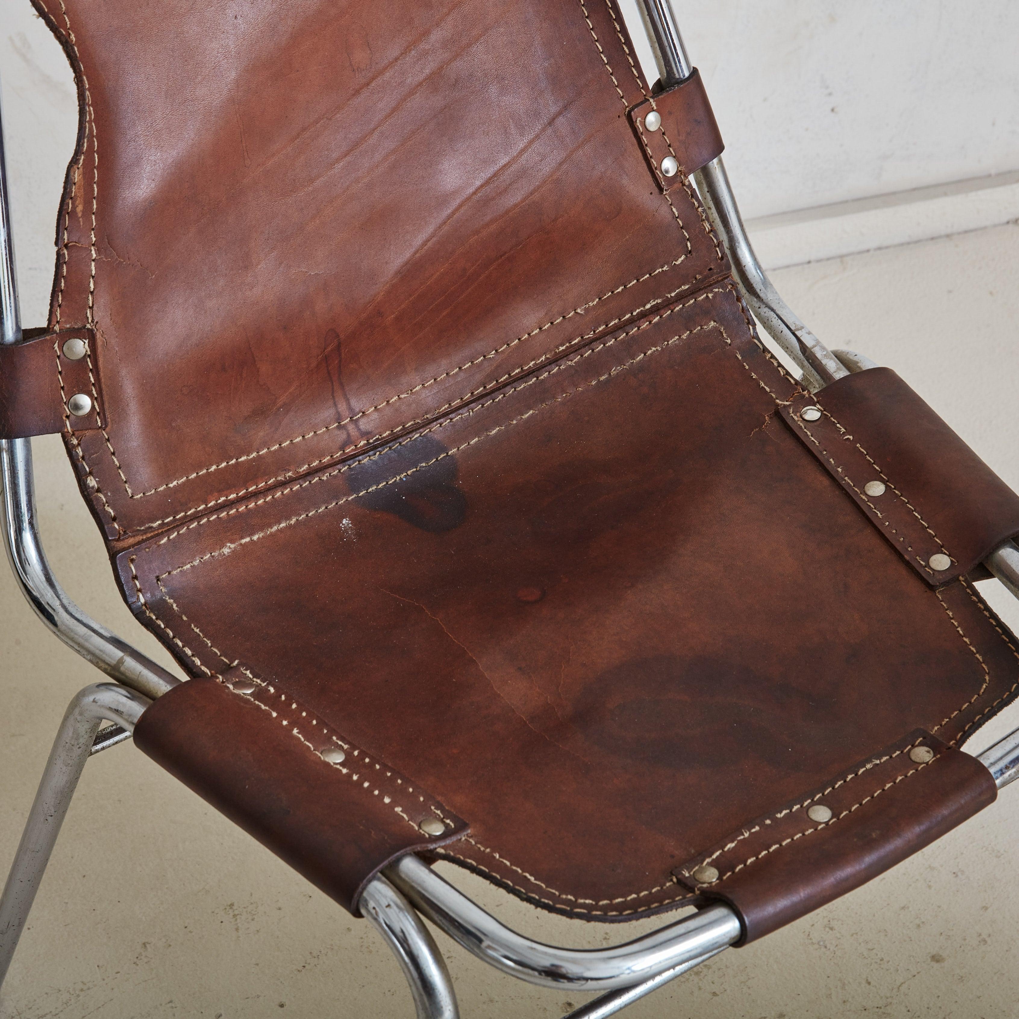 Set of 4 French 'Les Arcs' Brown Leather Chairs Attributed to Charlotte Perriand im Angebot 4