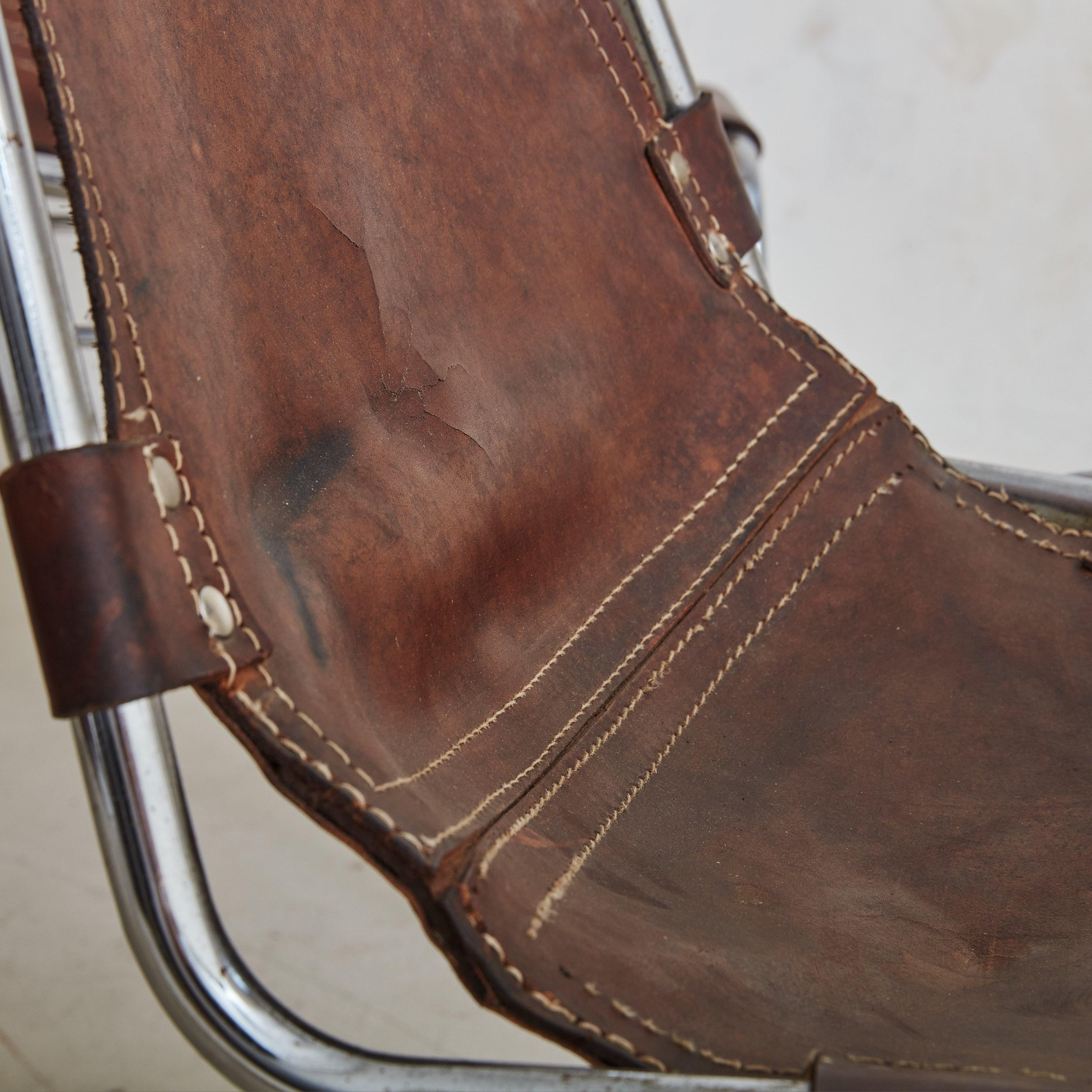 Set of 4 French 'Les Arcs' Brown Leather Chairs Attributed to Charlotte Perriand im Angebot 2