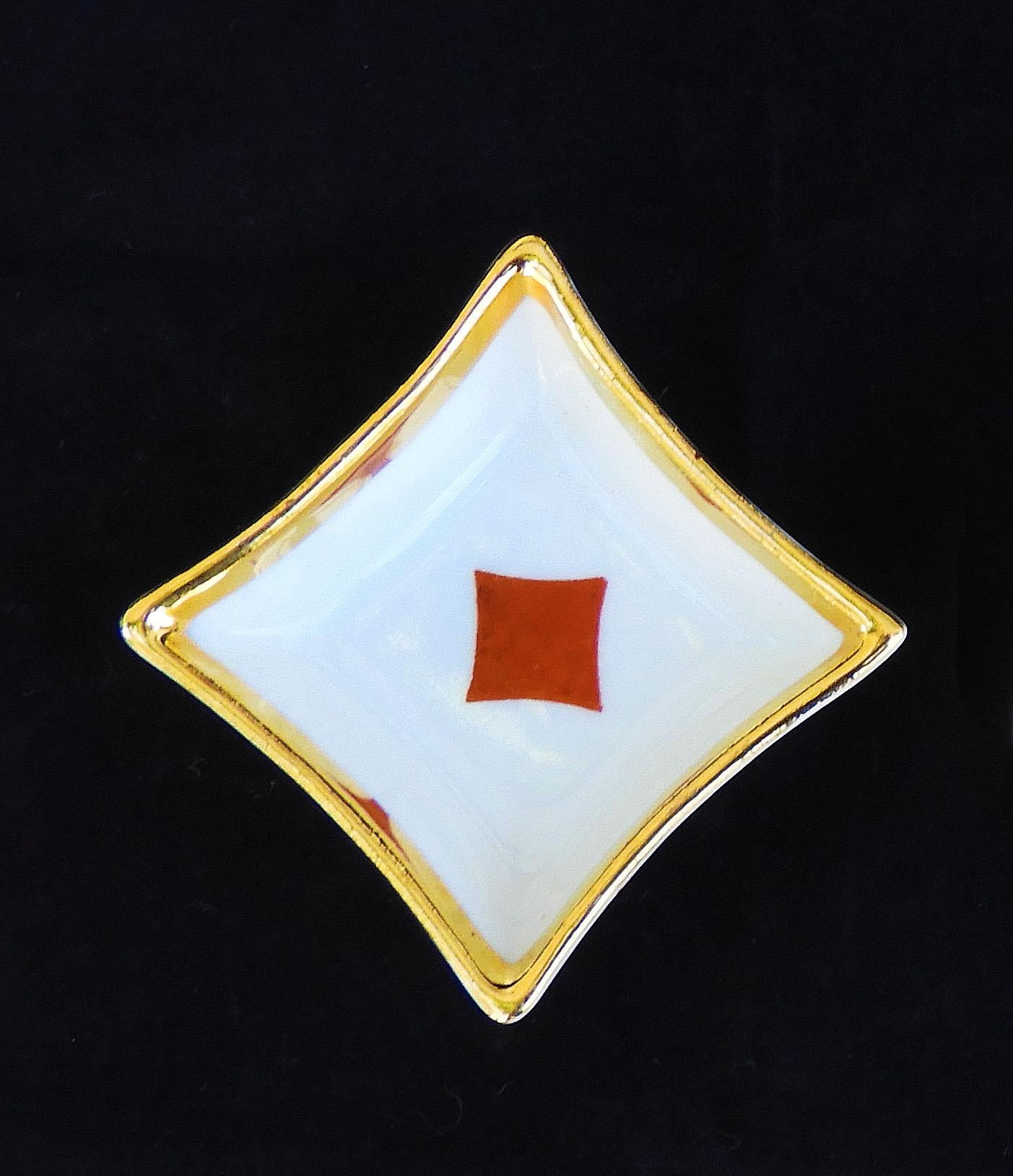 Satz von 4 Französisch Limoges Porzellan Spielkarte Thematische Gerichte/Ashrays C1960s (Vergoldet) im Angebot
