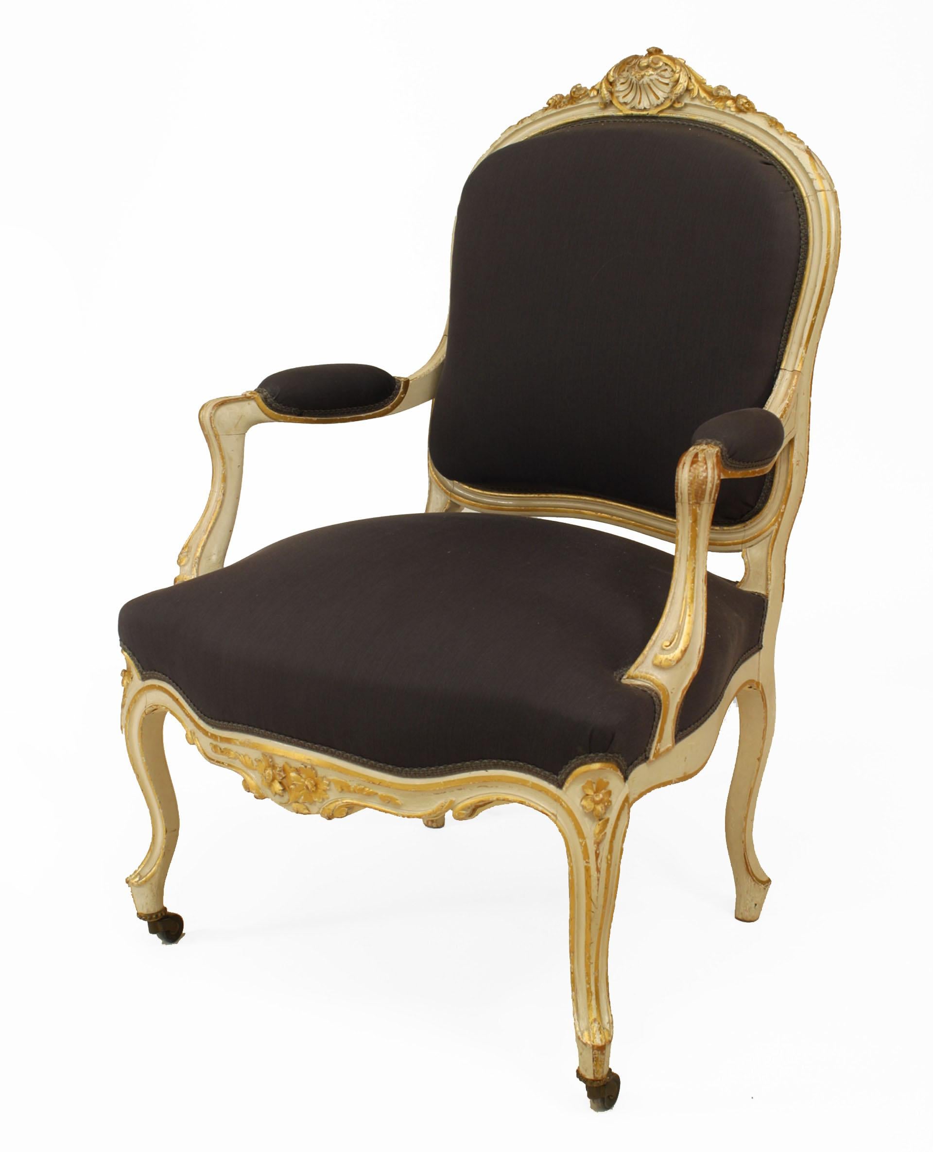 Satz von 4 französischen Louis-XV-Sesseln in Lila (Louis XV.) im Angebot