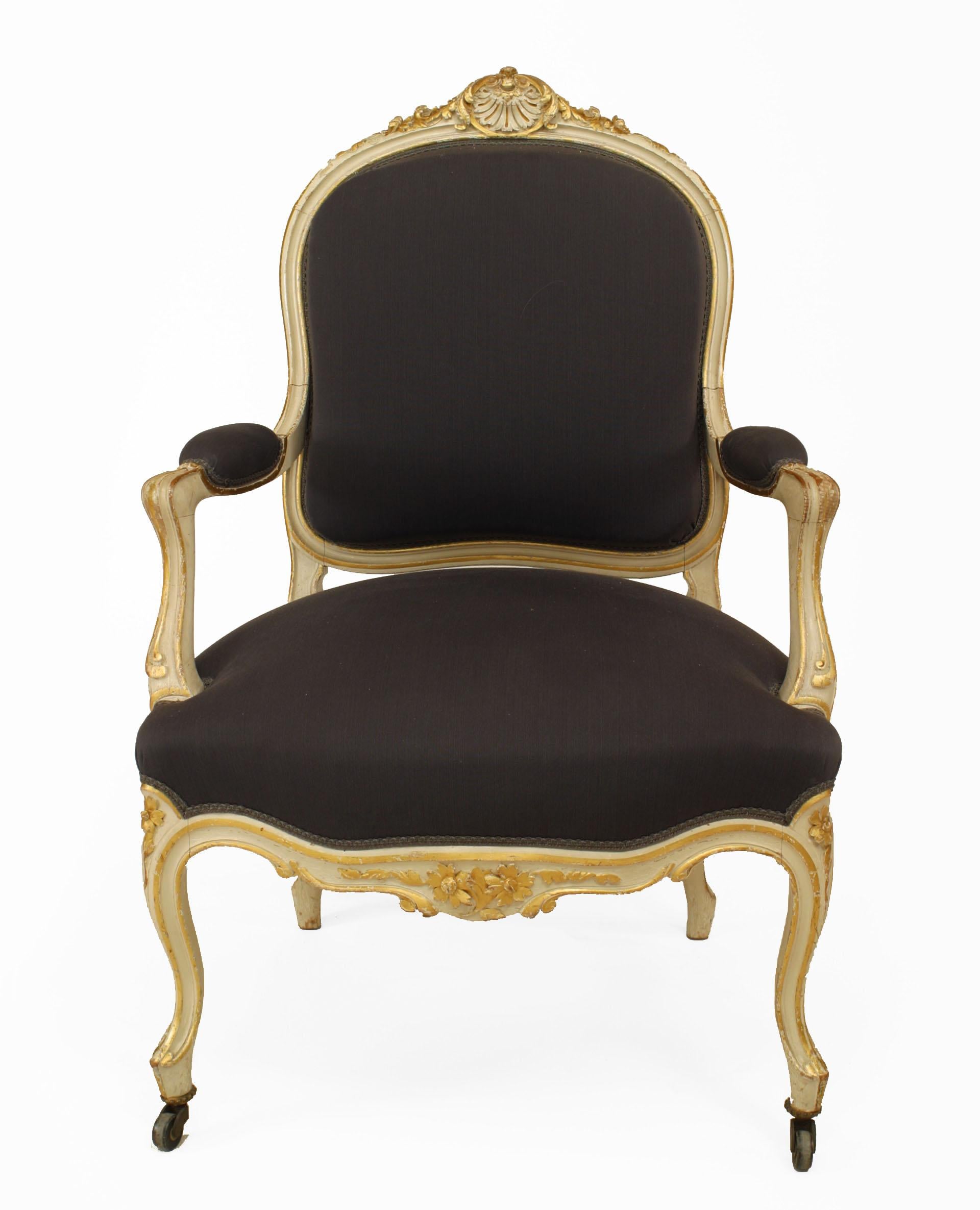 Satz von 4 französischen Louis-XV-Sesseln in Lila (Französisch) im Angebot
