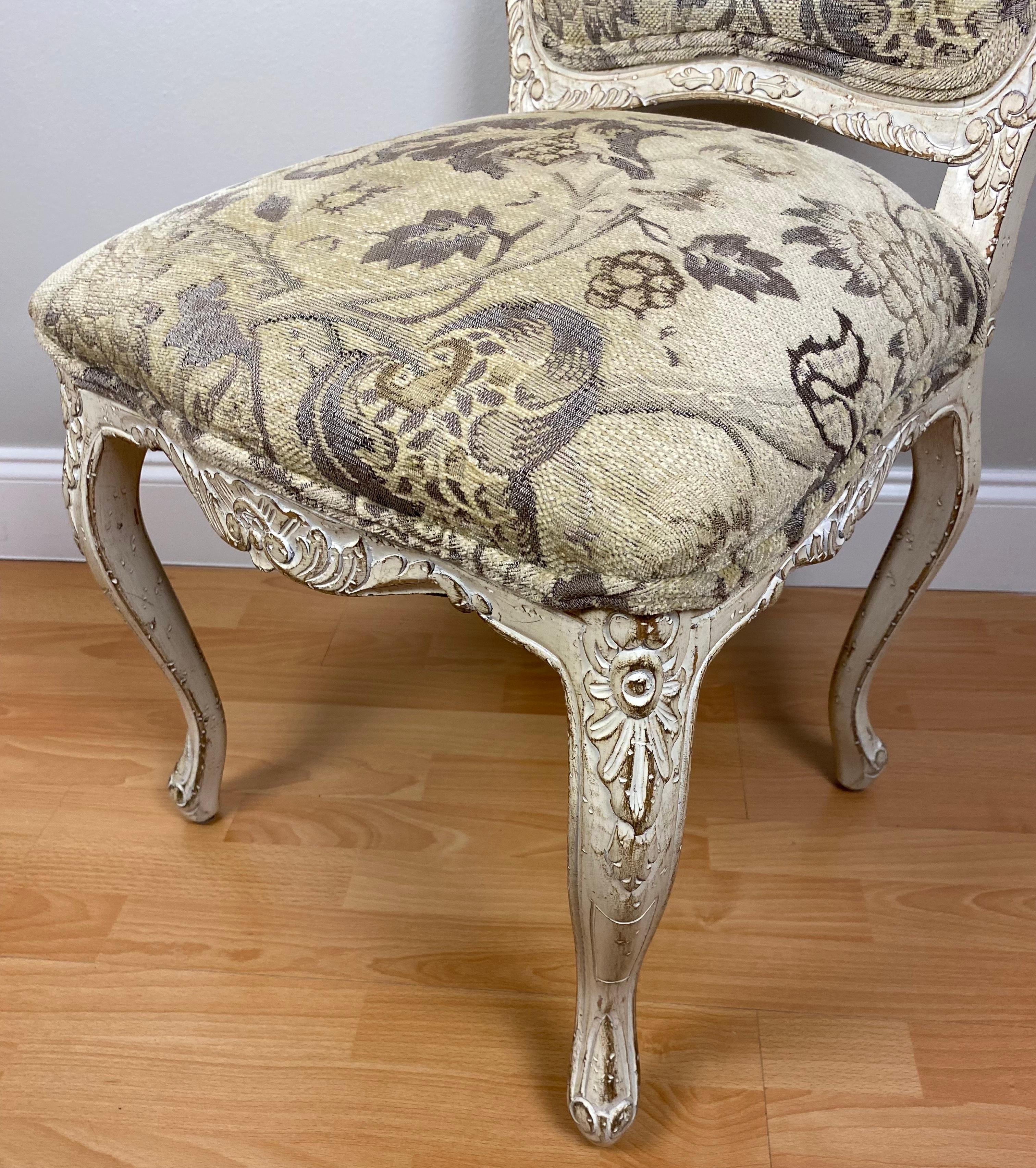 Set of 4 French Louis XV Style Dining Chairs, Painted In Good Condition In Miami, FL