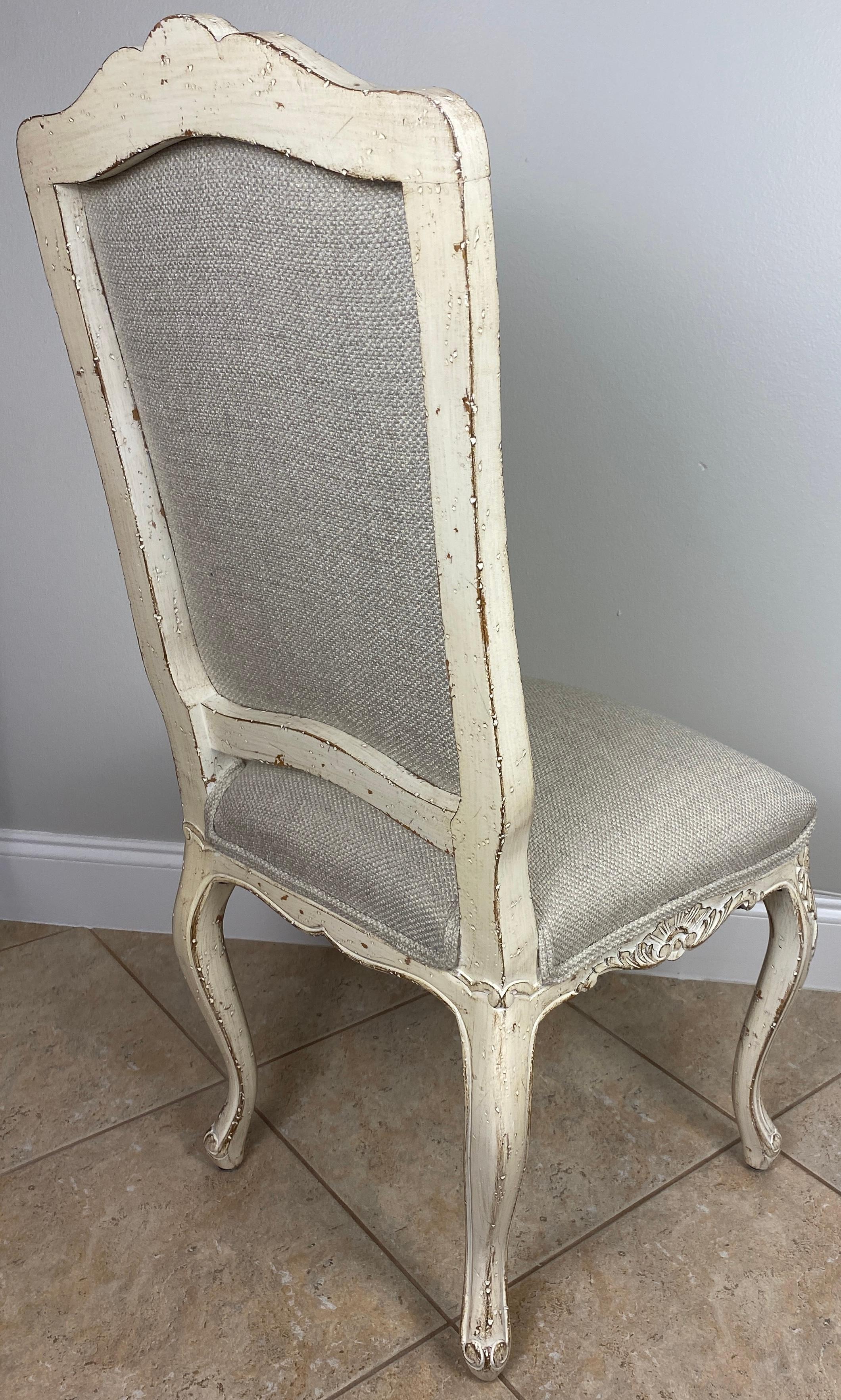 Set of 4 French Louis XV Style Dining Chairs, Painted Newly Reupholstered In Good Condition For Sale In Miami, FL