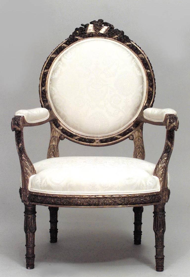 Hand-Carved Set of 4 French Louis XVI Damask Arm Chairs For Sale