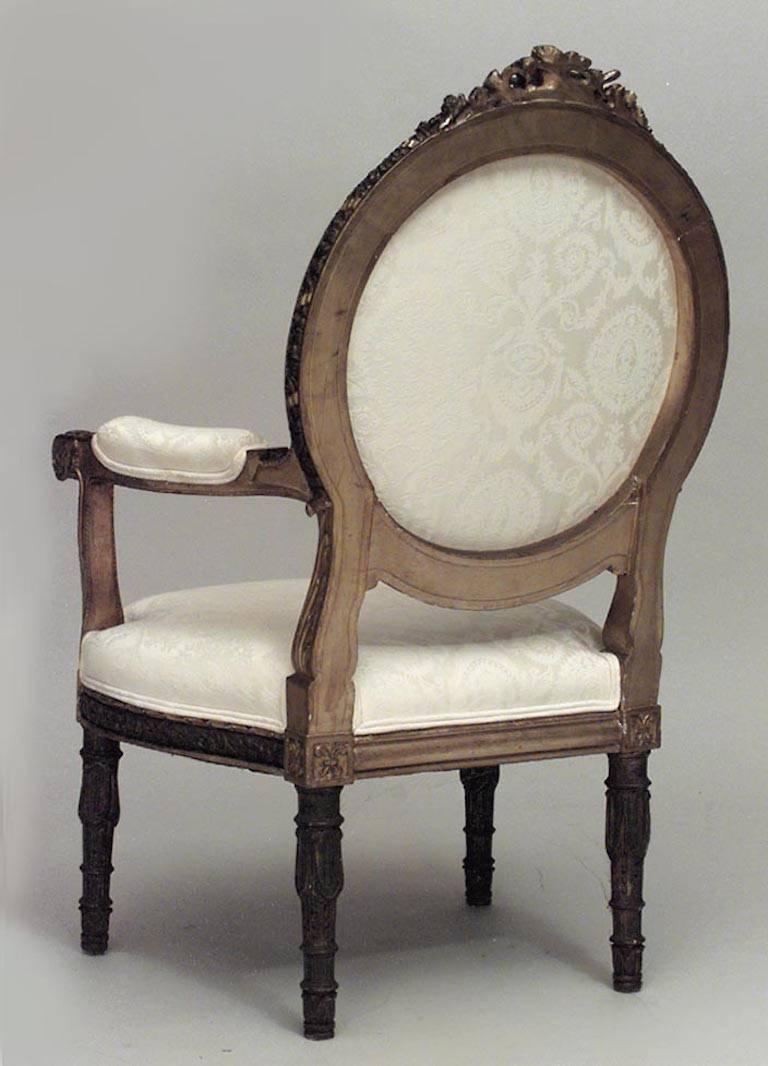 Set of 4 French Louis XVI Damask Arm Chairs In Good Condition For Sale In New York, NY