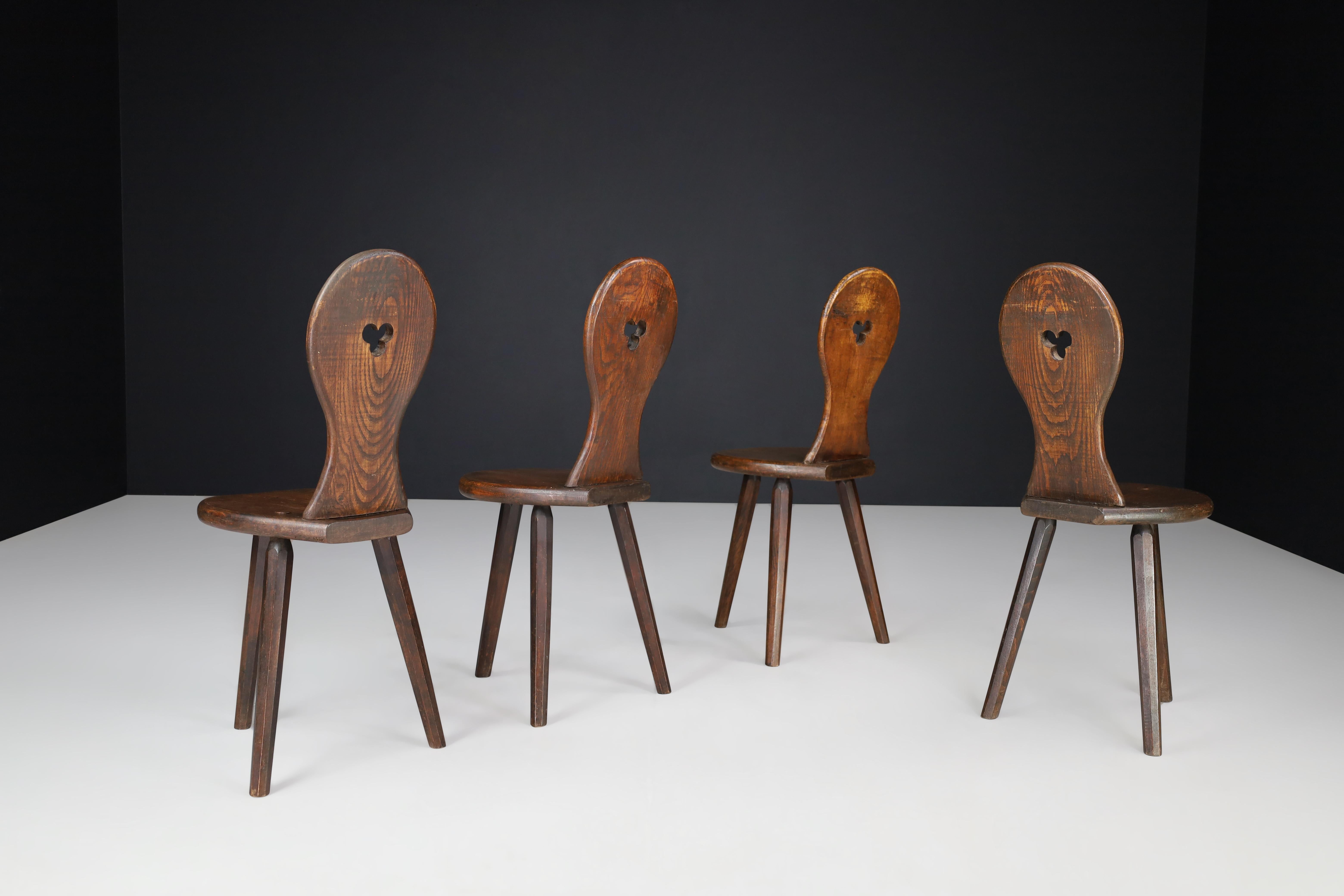 Francese Set di 4 sedie a treppiede alpine in Oak francese, anni '50 in vendita