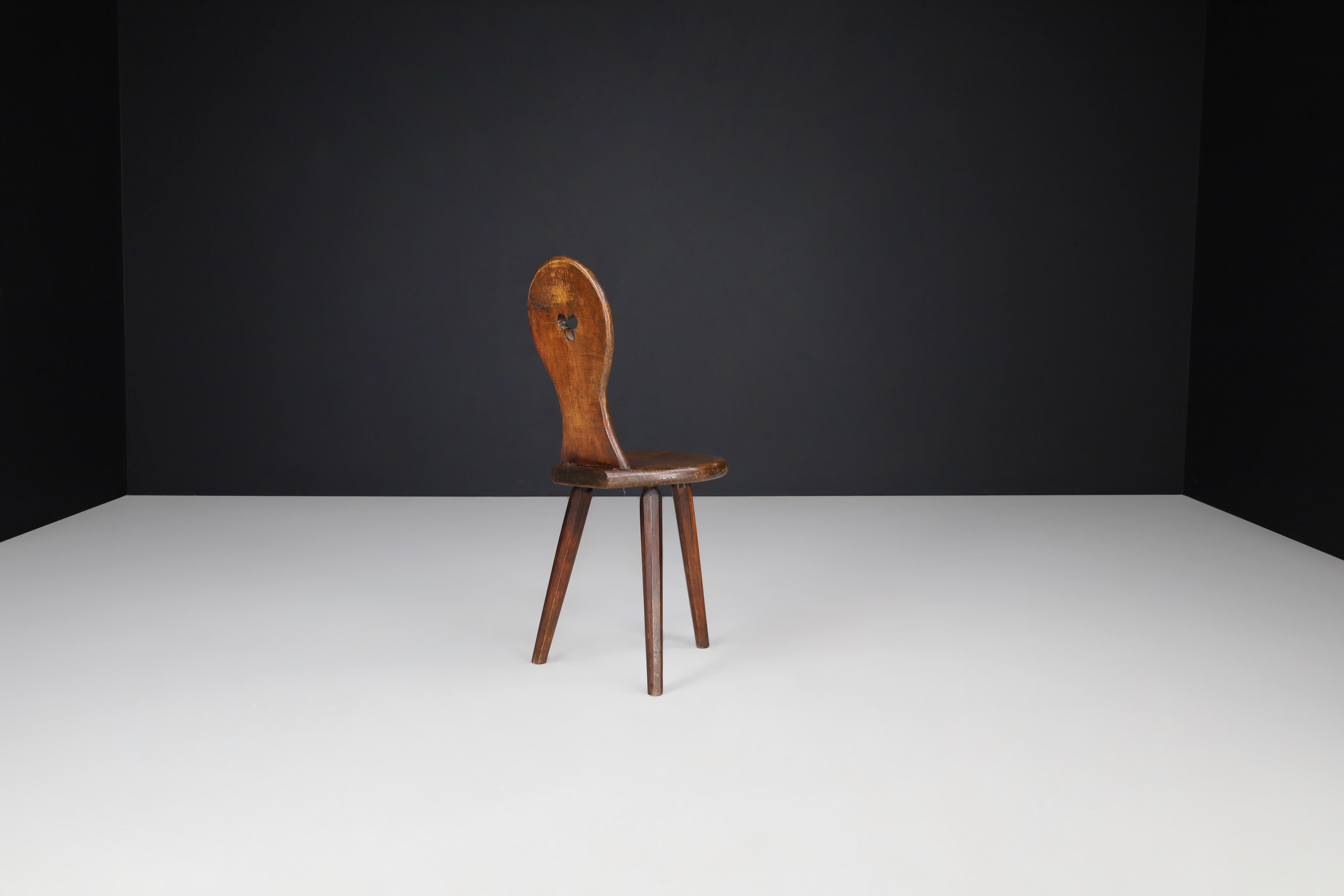 Quercia Set di 4 sedie a treppiede alpine in Oak francese, anni '50 in vendita