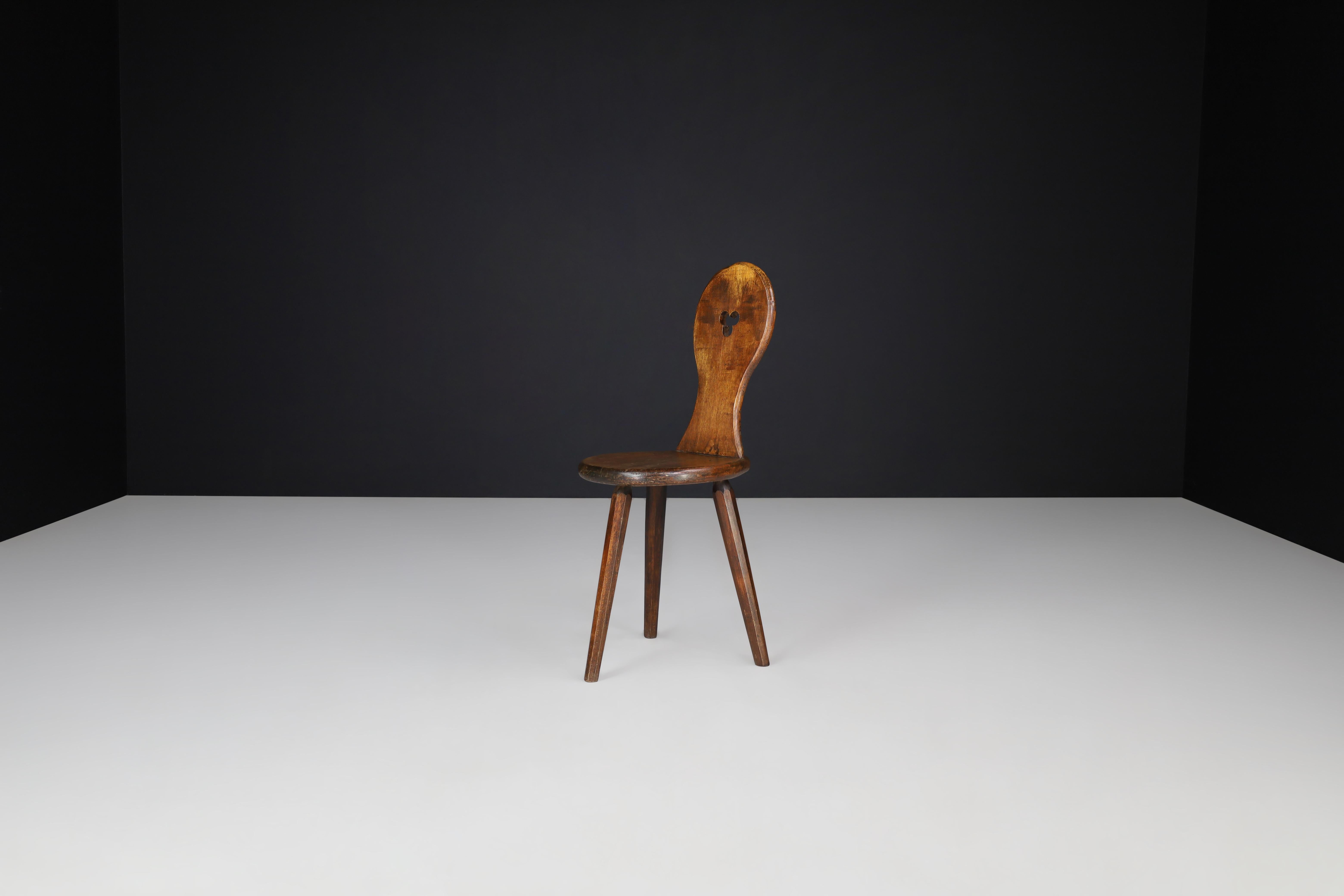 Set di 4 sedie a treppiede alpine in Oak francese, anni '50 in vendita 1