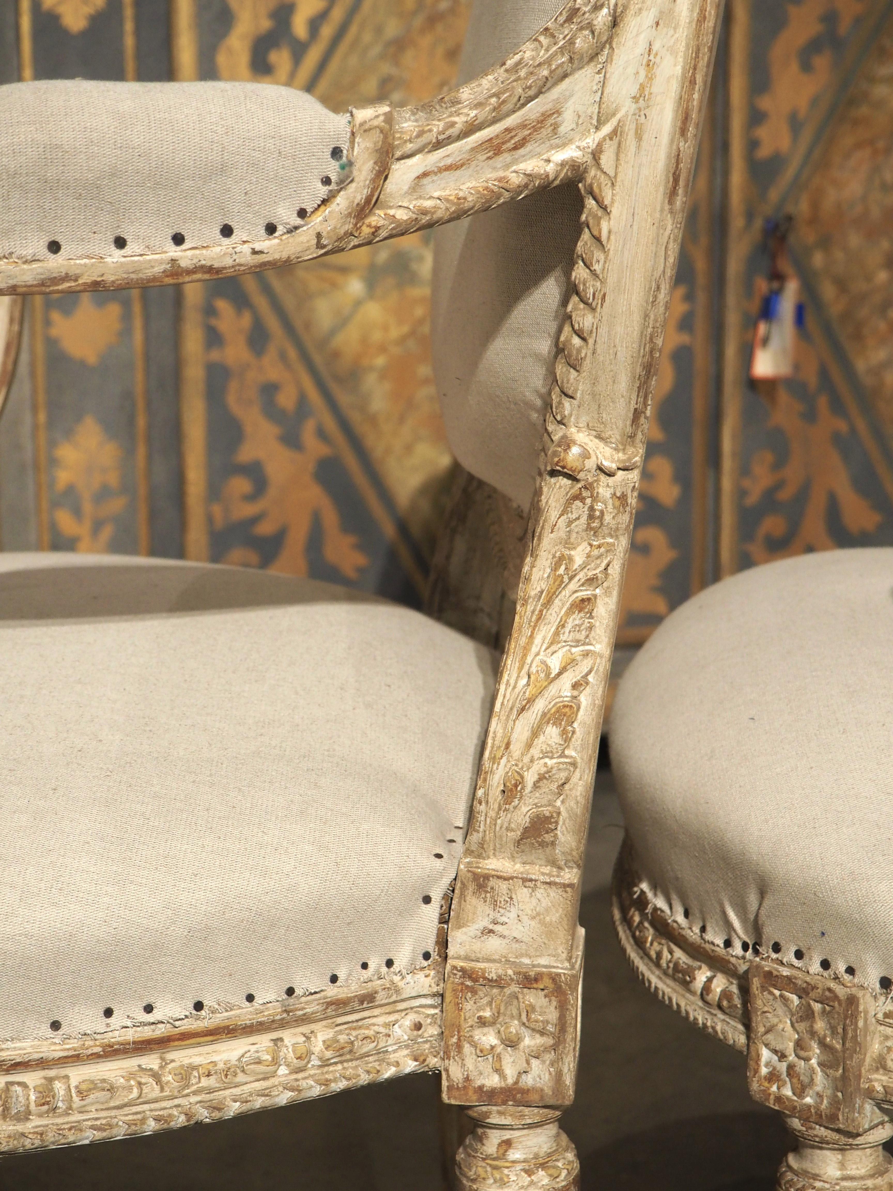 Satz von 4 französischen Cabriolet-Sesseln im Louis-XVI.-Stil, teilweise lackiert, um 1885 im Angebot 5