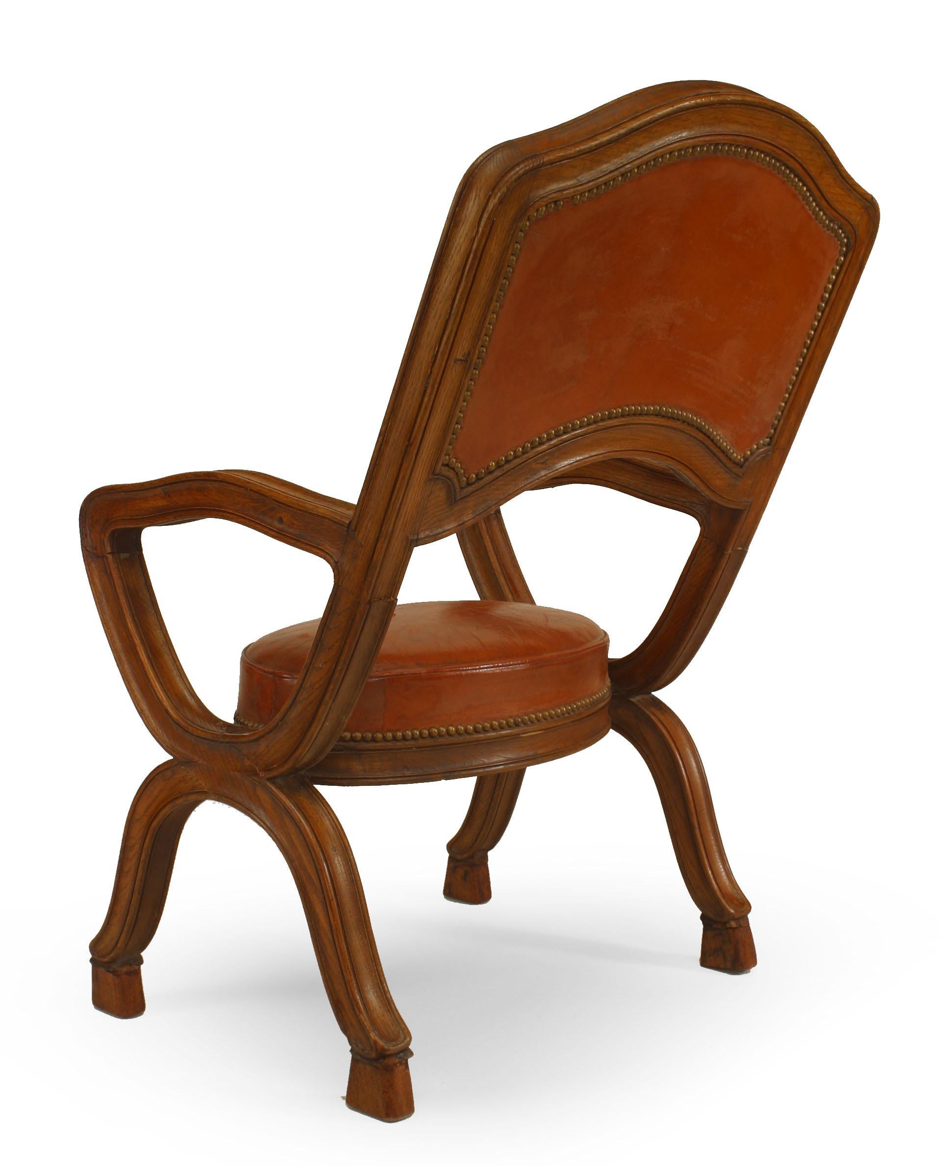 Provincial français Ensemble de 4 fauteuils provincial français en cuir en vente