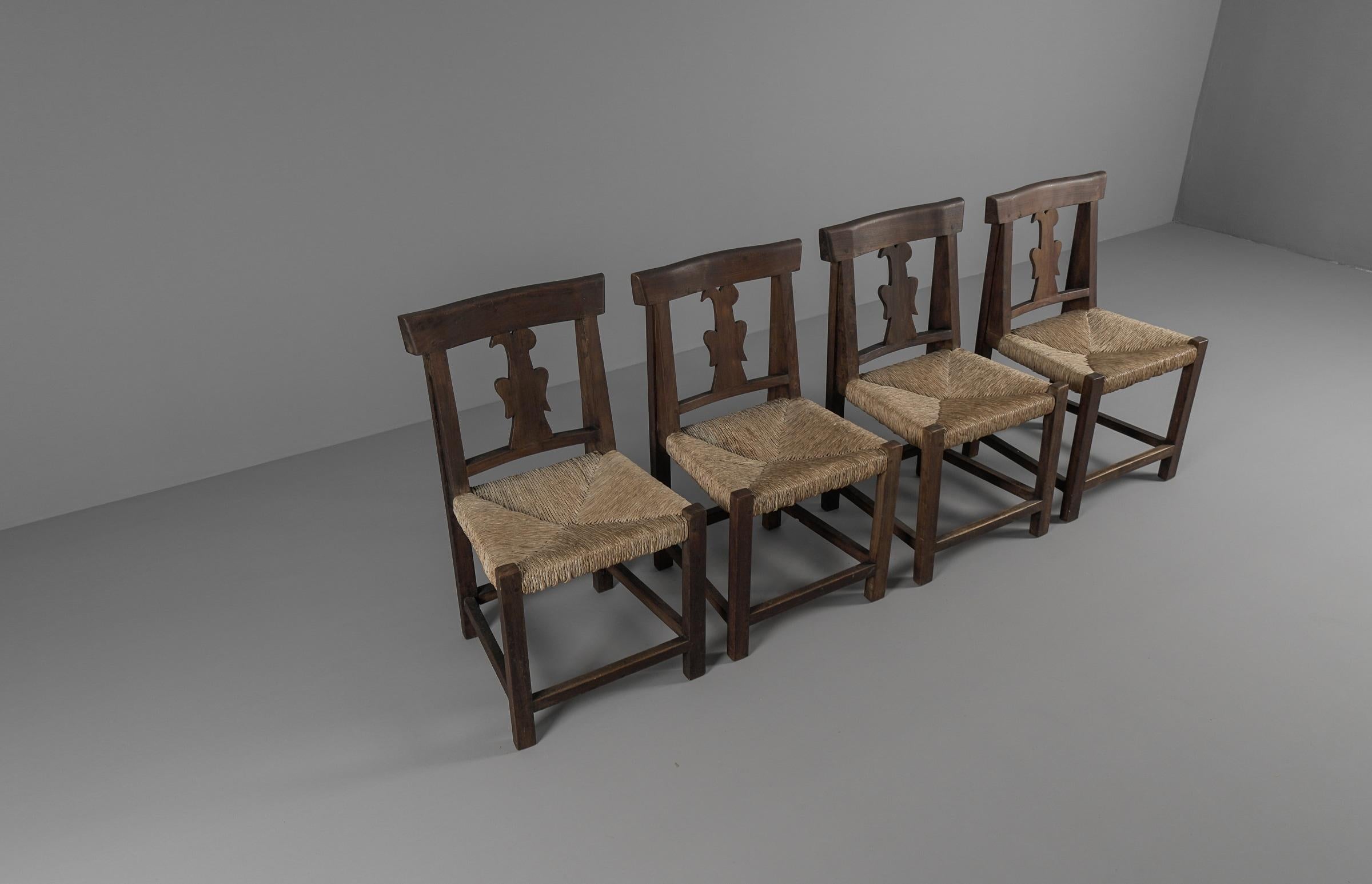 Set of 4 French Provincial Wood & Seagrass Chairs, 1960s Mid-Century Modern In Good Condition For Sale In Nürnberg, Bayern