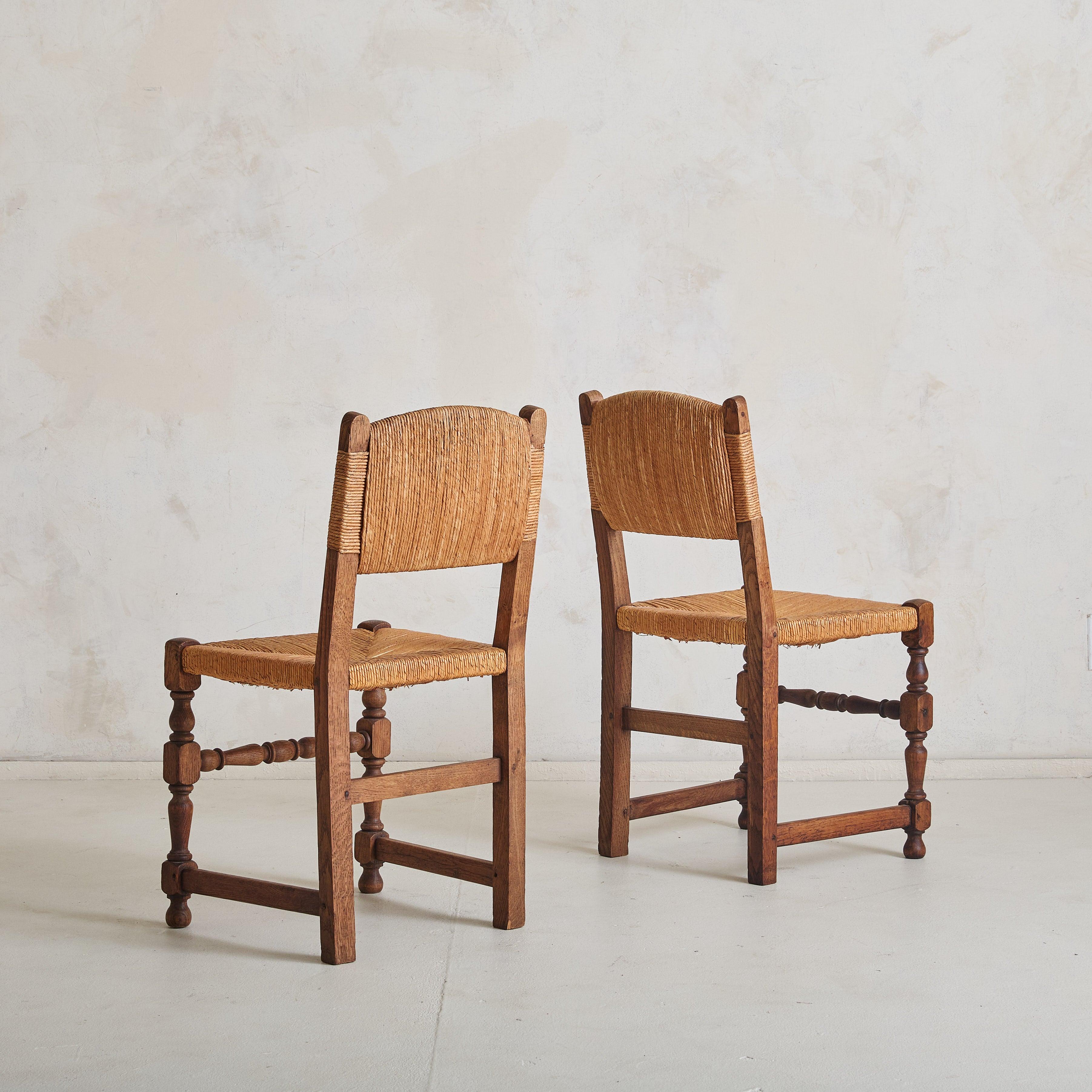 Set of 4 French Rush + Oak Dining Chairs, 1940s In Good Condition For Sale In Chicago, IL