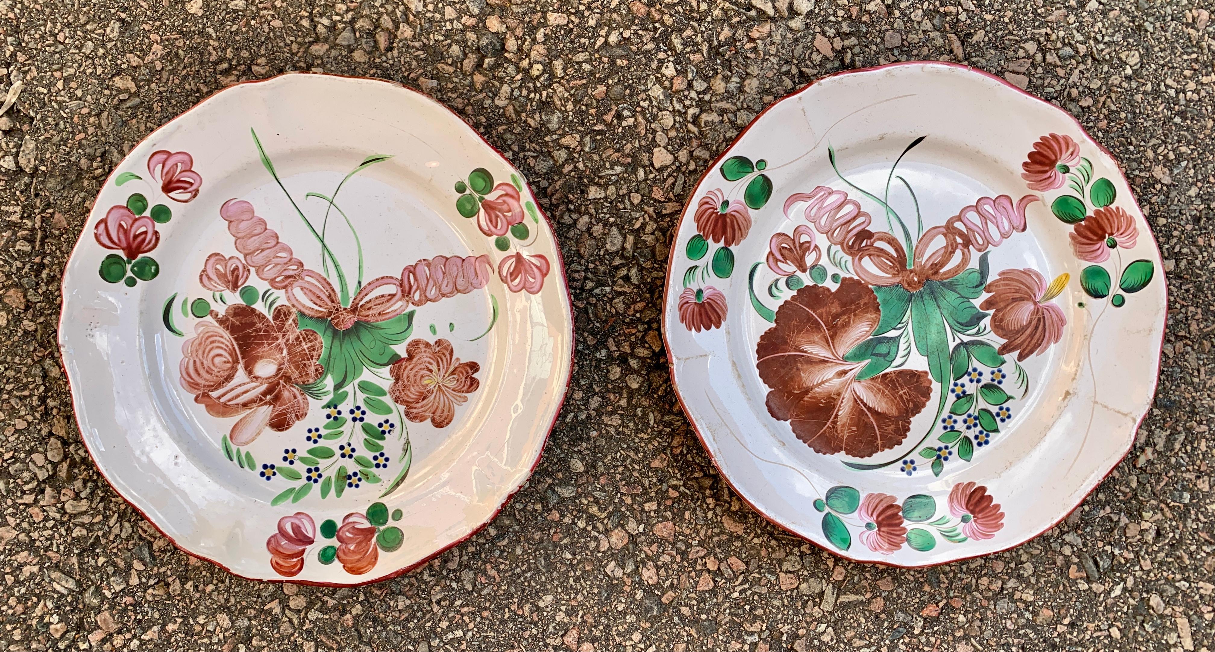 Set of 4 French Strasbourg Faience Chargers with Flower Decor For Sale 6