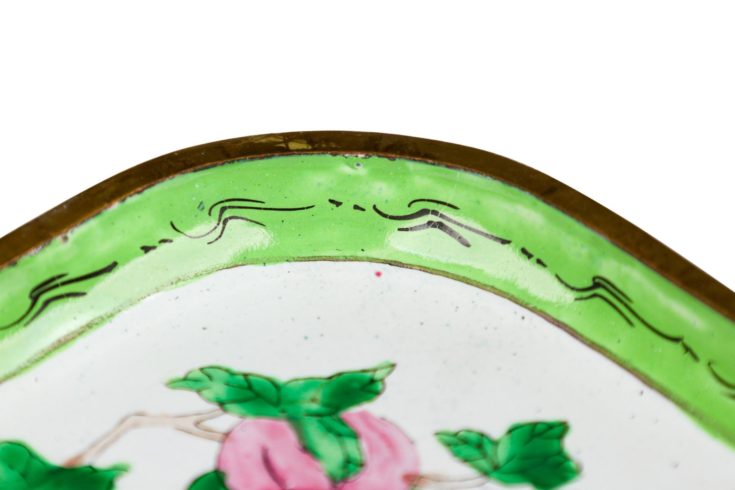 Émail Lot de 4 petites assiettes victoriennes françaises en émail vert et blanc en vente