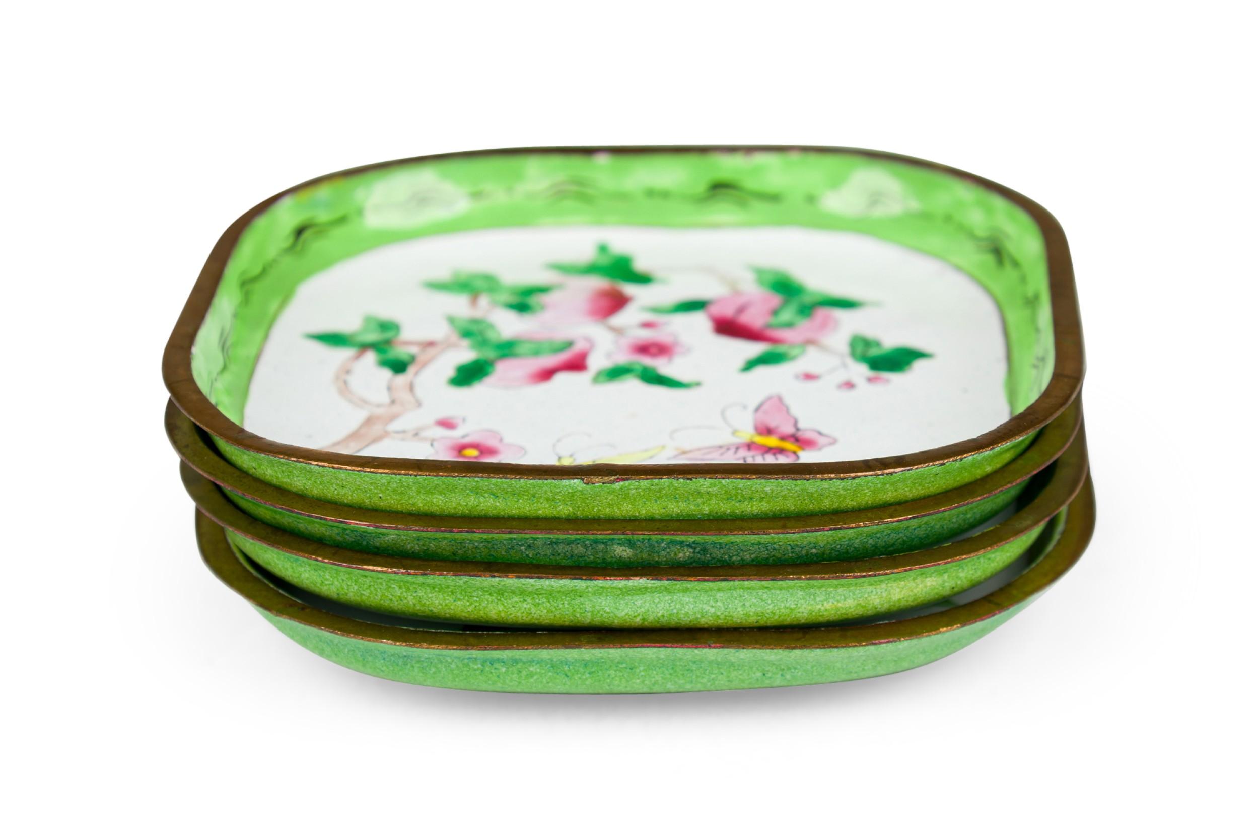 Lot de 4 petites assiettes victoriennes françaises en émail vert et blanc en vente 1