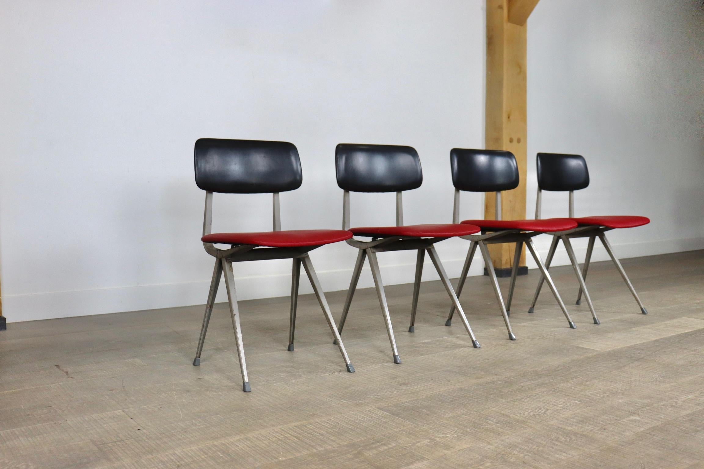 Set of 4 Friso Kramer for Ahrend de Cirkel “Result” Dining Chairs, Netherlands 67 In Good Condition For Sale In ABCOUDE, UT