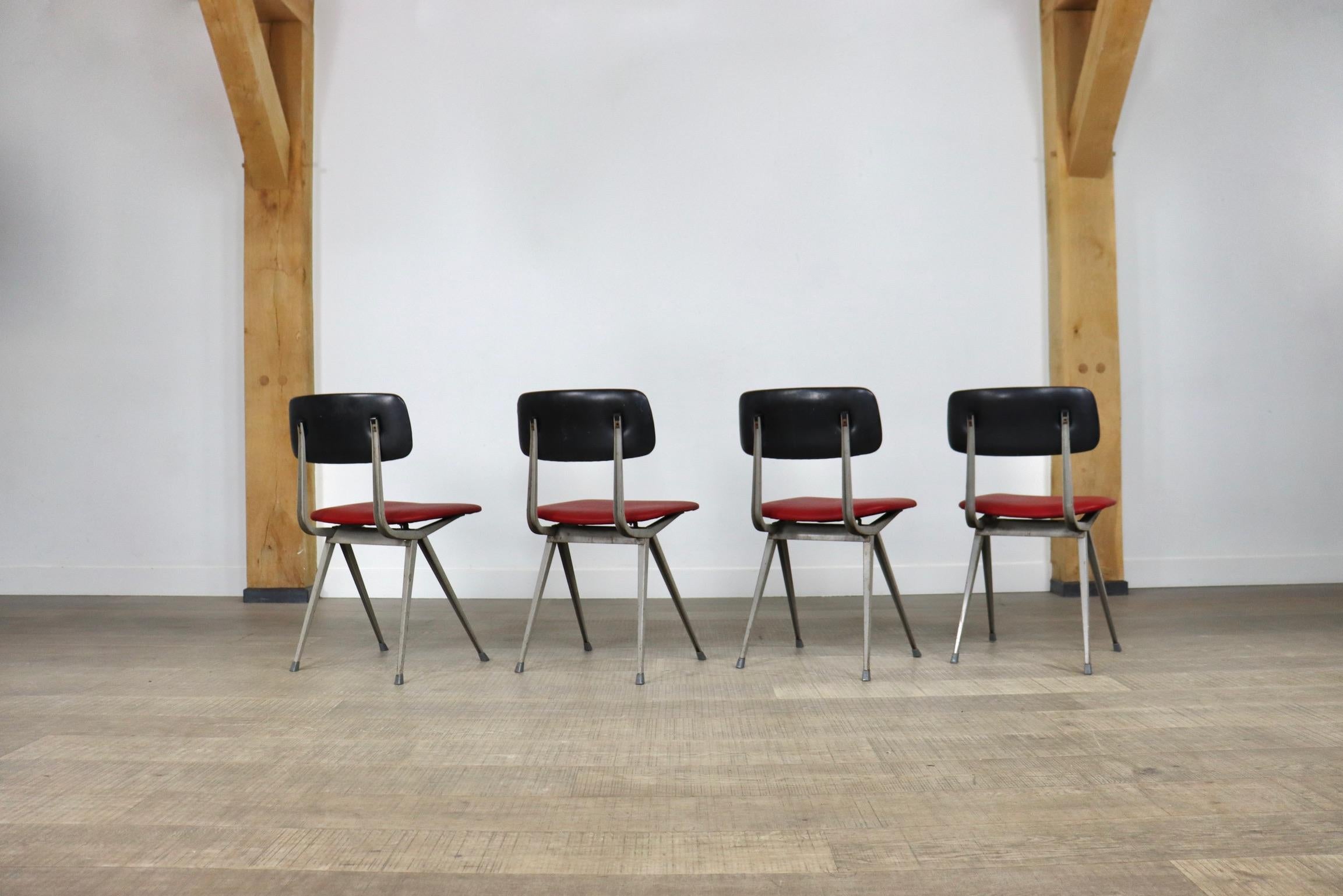 Set of 4 Friso Kramer for Ahrend de Cirkel “Result” Dining Chairs, Netherlands 67 For Sale 1