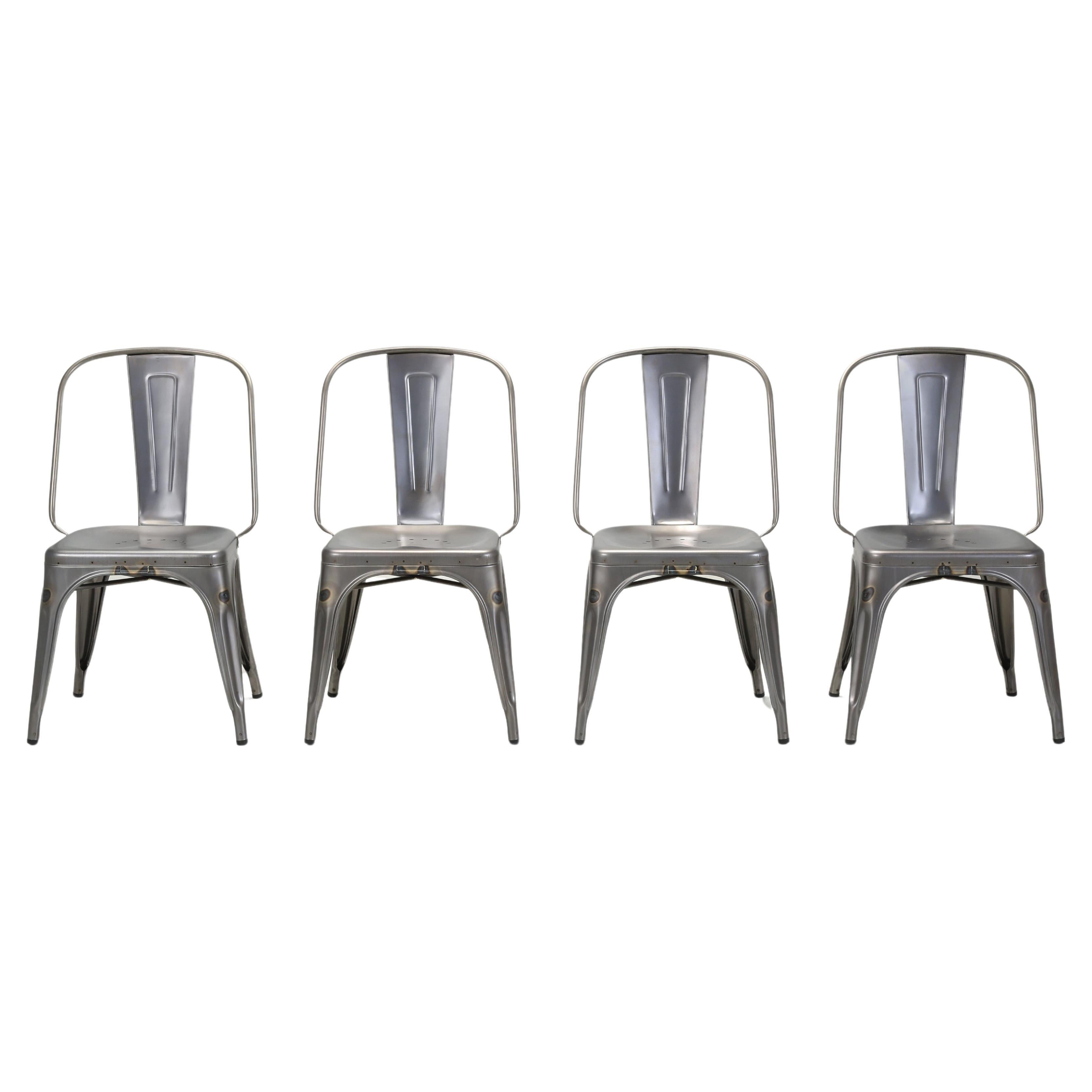 Ensemble de 4 véritables chaises empilables françaises Tolix de style AC en coquille d'œuf gris foncé 