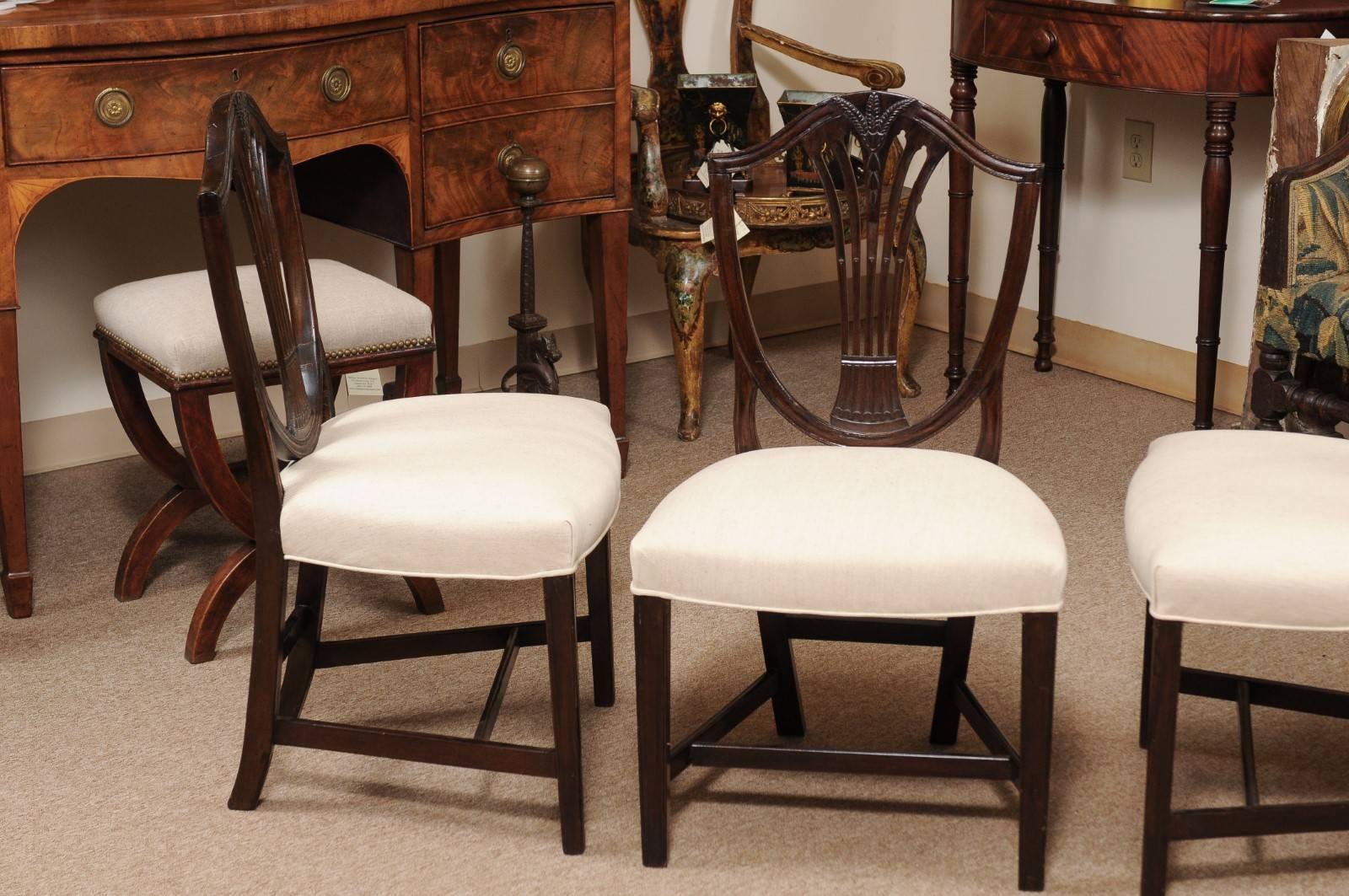 Set of 4 George III Mahogany Shieldback Dining Chairs, England For Sale 5