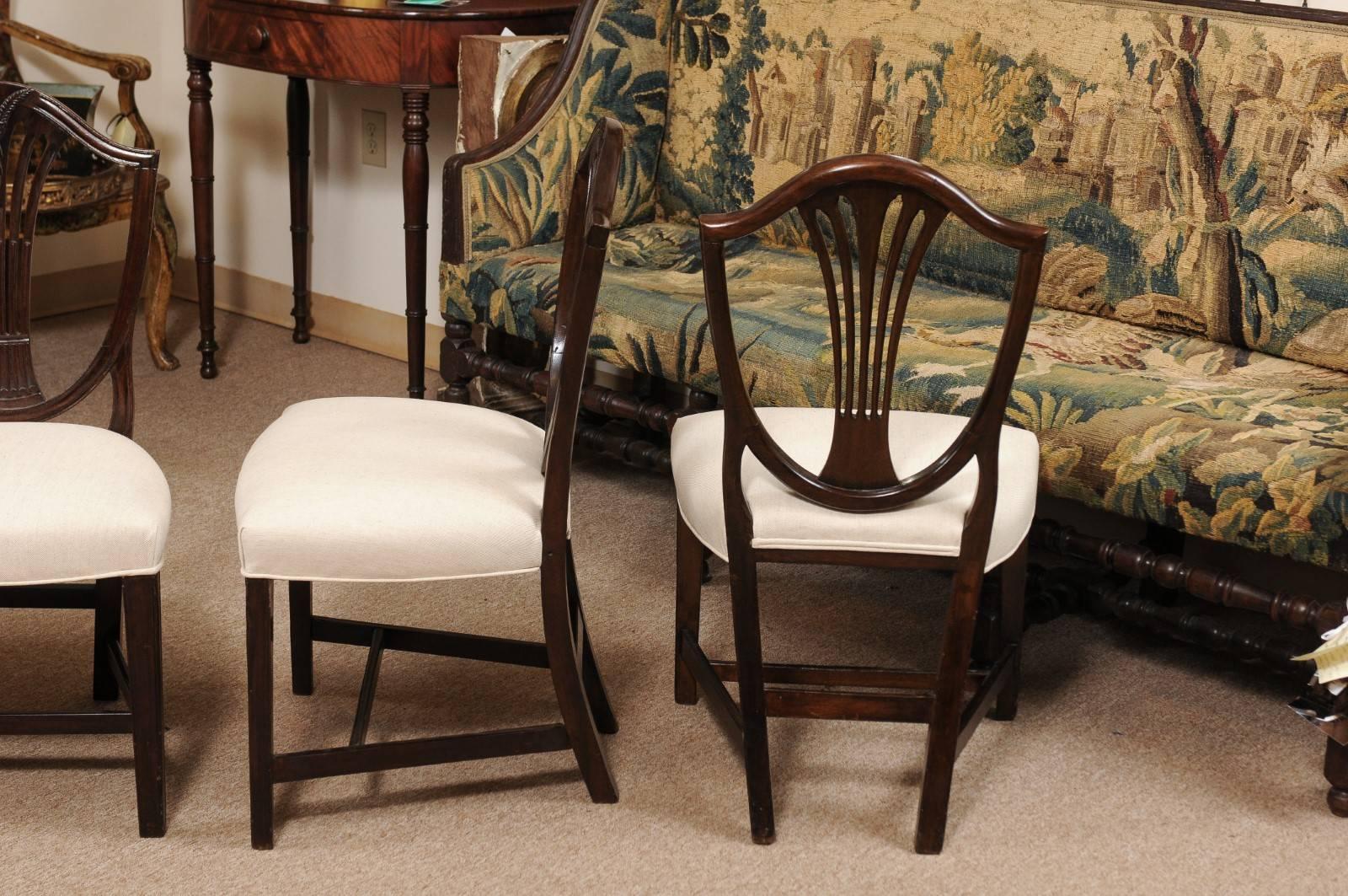 Set of 4 George III Mahogany Shieldback Dining Chairs, England For Sale 6