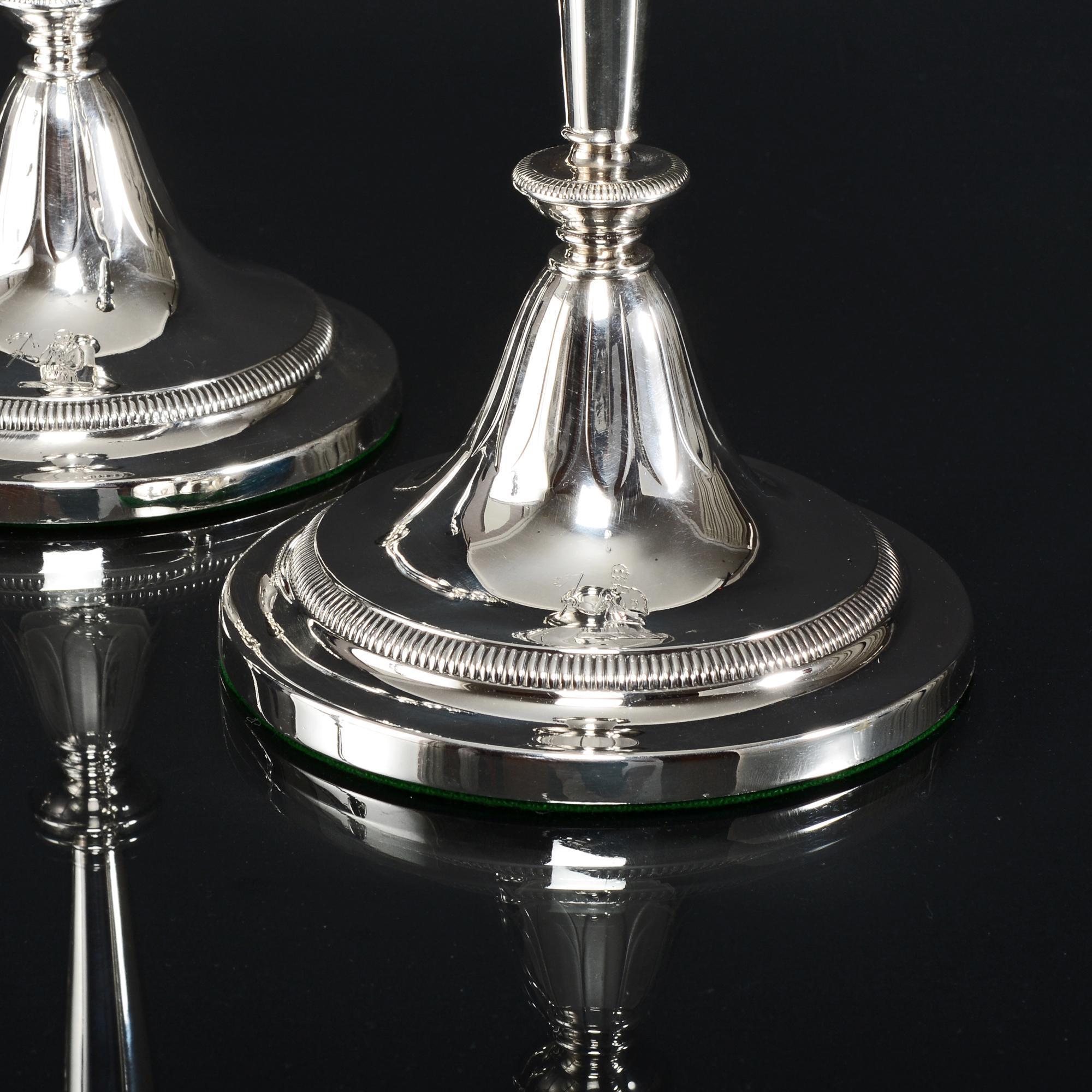 Set of 4 George III Silver Candlesticks, 1800 In Good Condition For Sale In London, GB