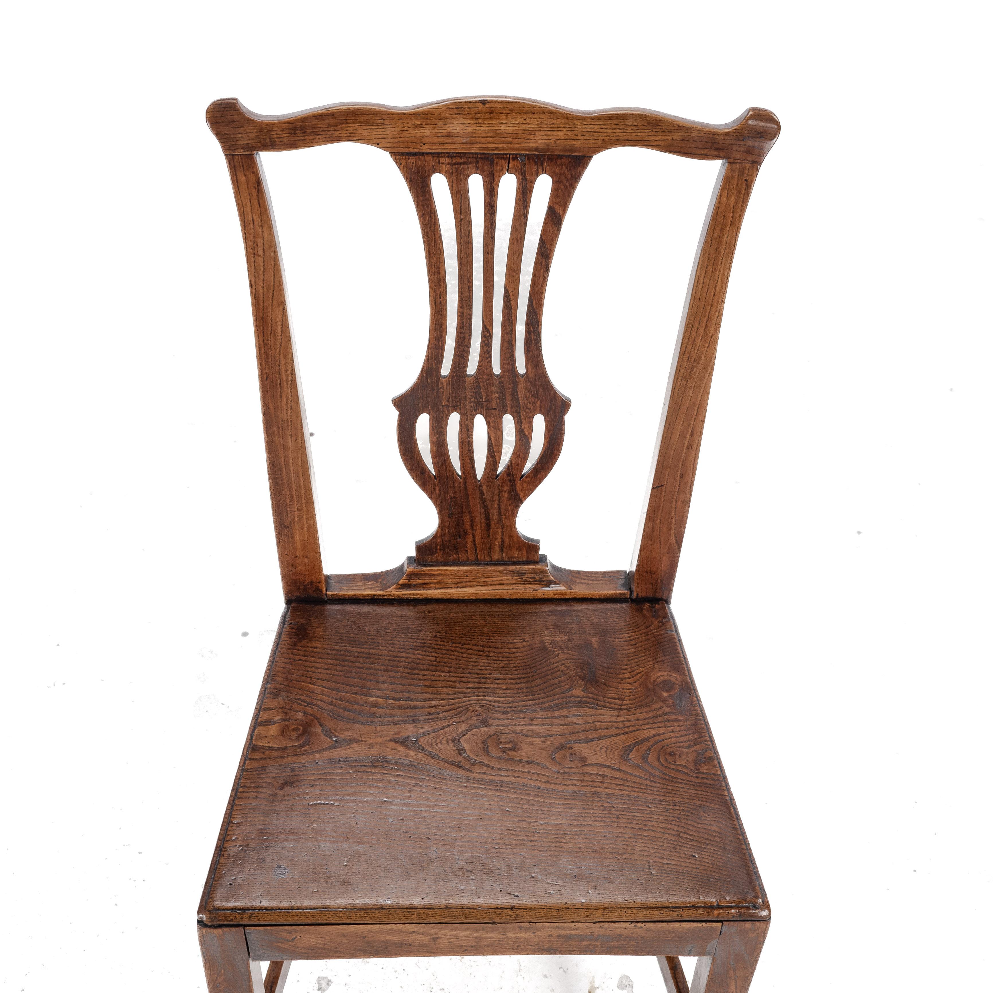 Set of 4 Georgian Elm Chippendale Country Dining Chairs, c.18th George III For Sale 8